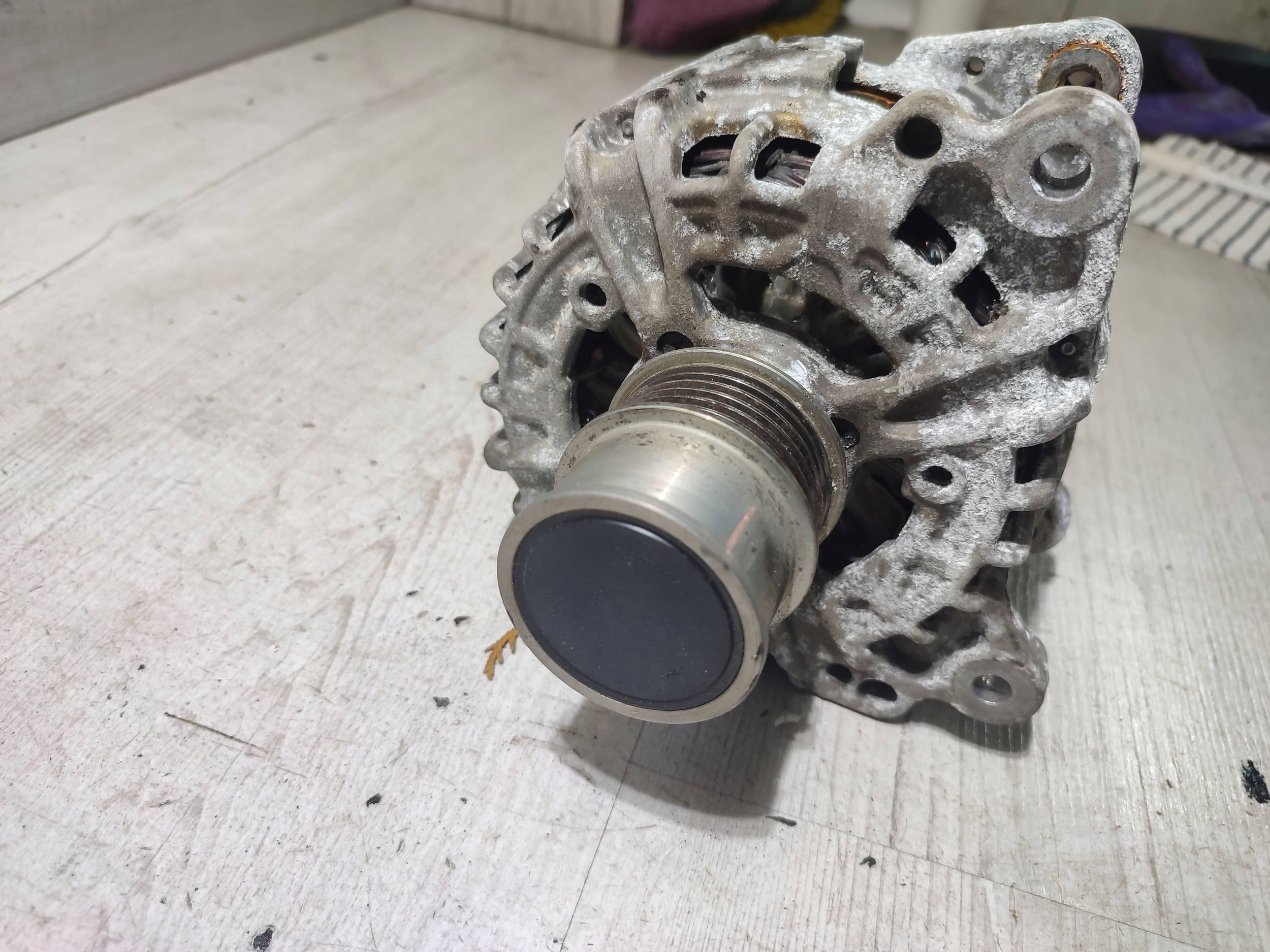 Volkswagen Touran III 2020 Alternator
