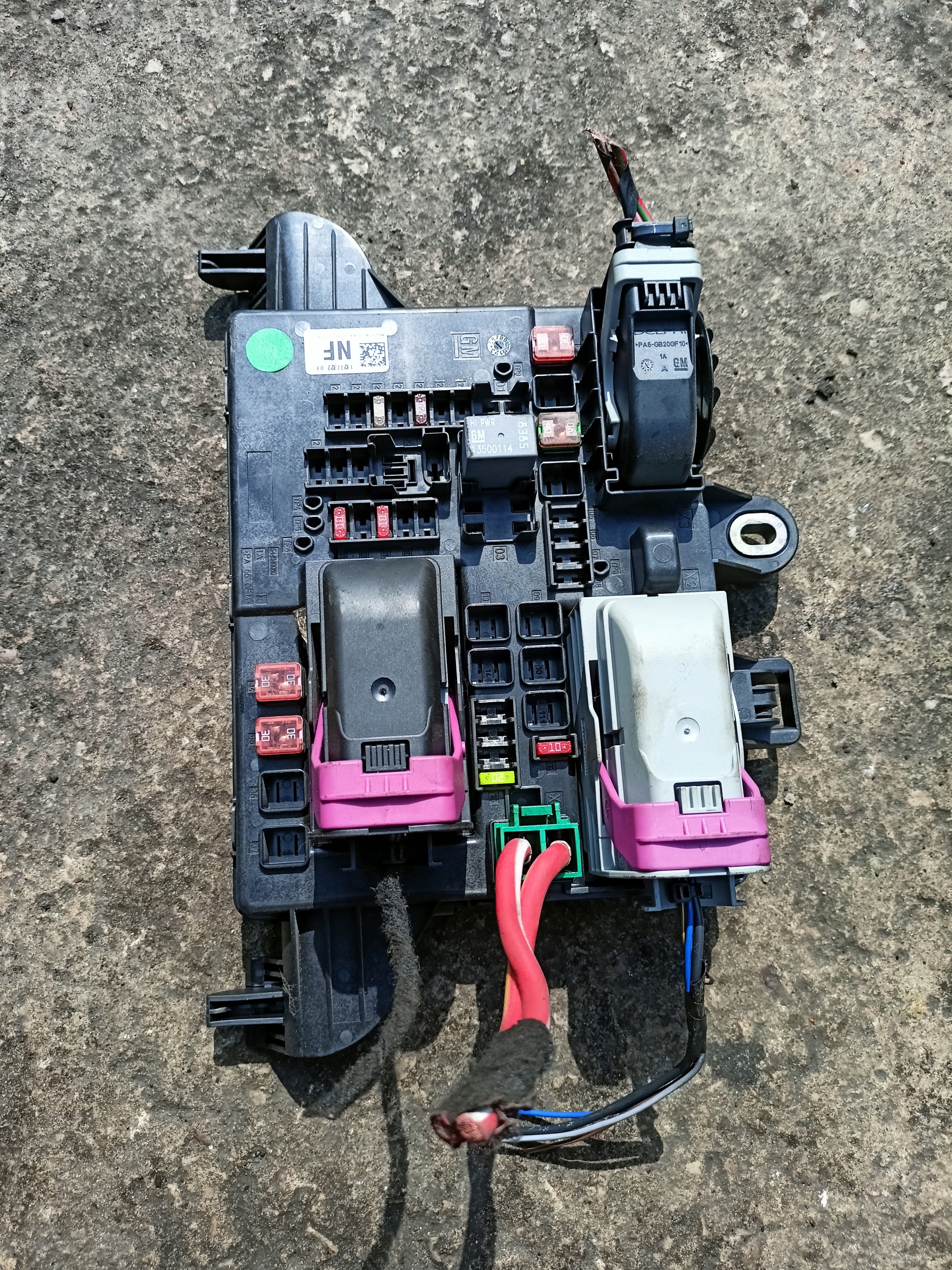 Module fusibles OPEL INSIGNIA A 13277322