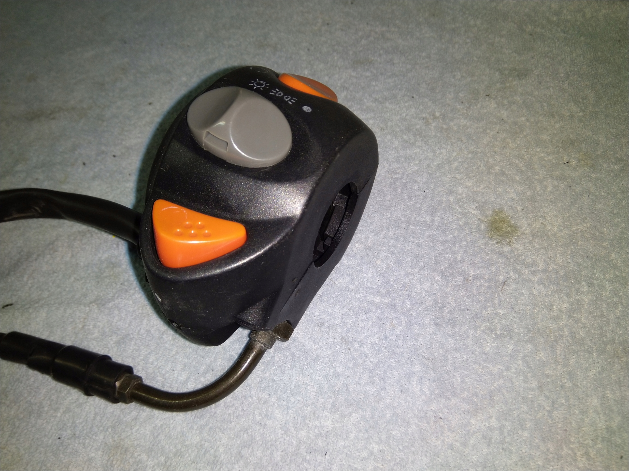 MALAGUTI MADISON R 125 2003r przełącznik prawy Producent Malaguti