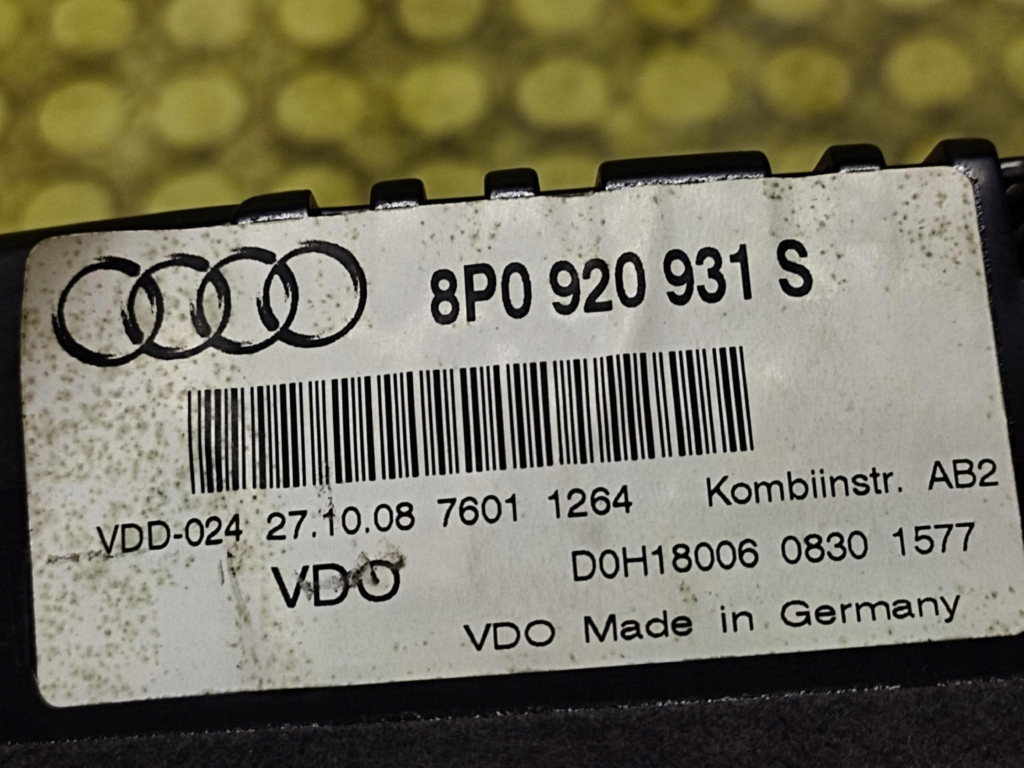 AUDI A3 8P 1.9 TDI dials 8P0920931S
