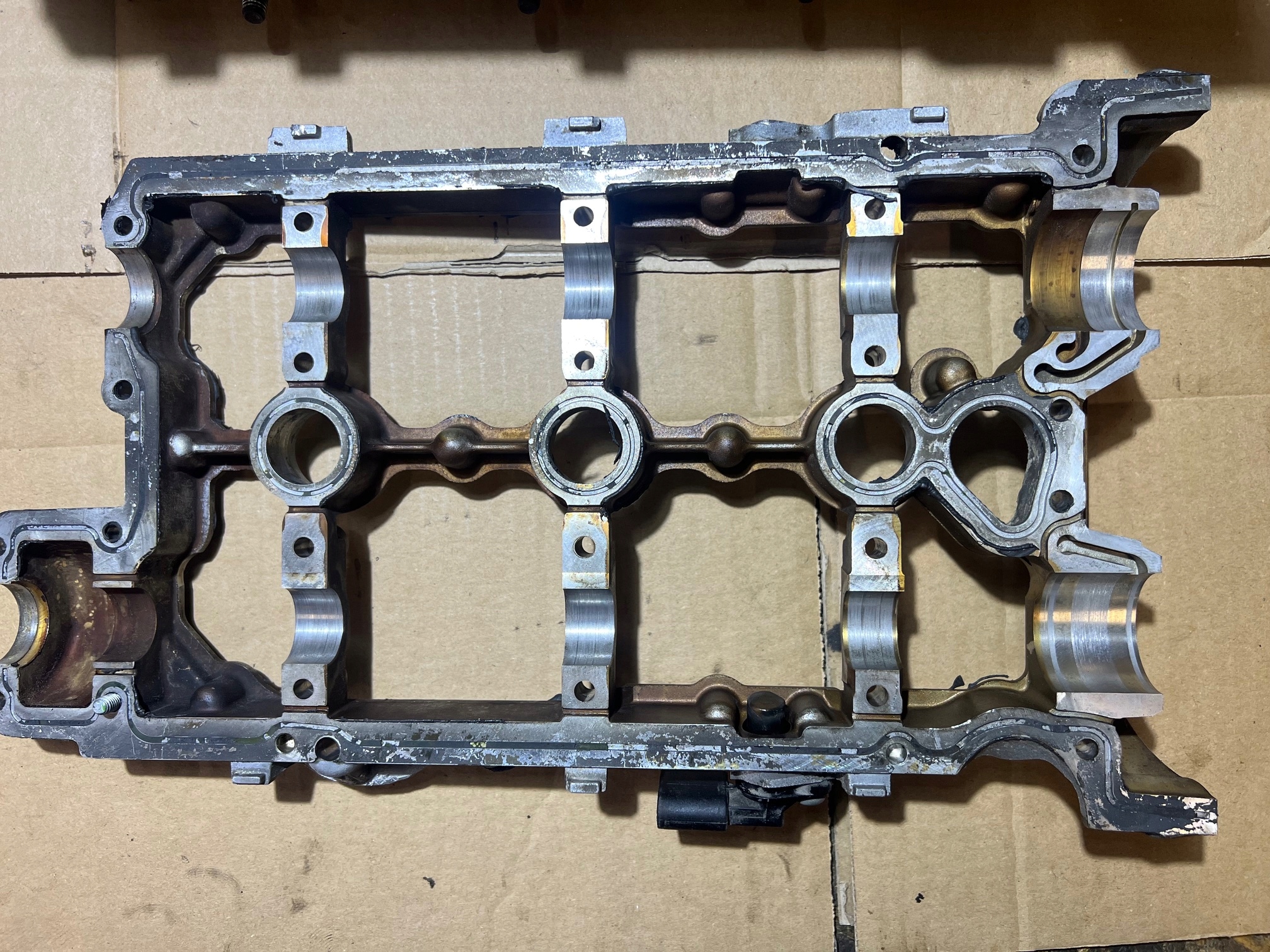 AUDI A6 C6 2.4 V6 BDW head. of the engine left 06E103373D 06E103285C