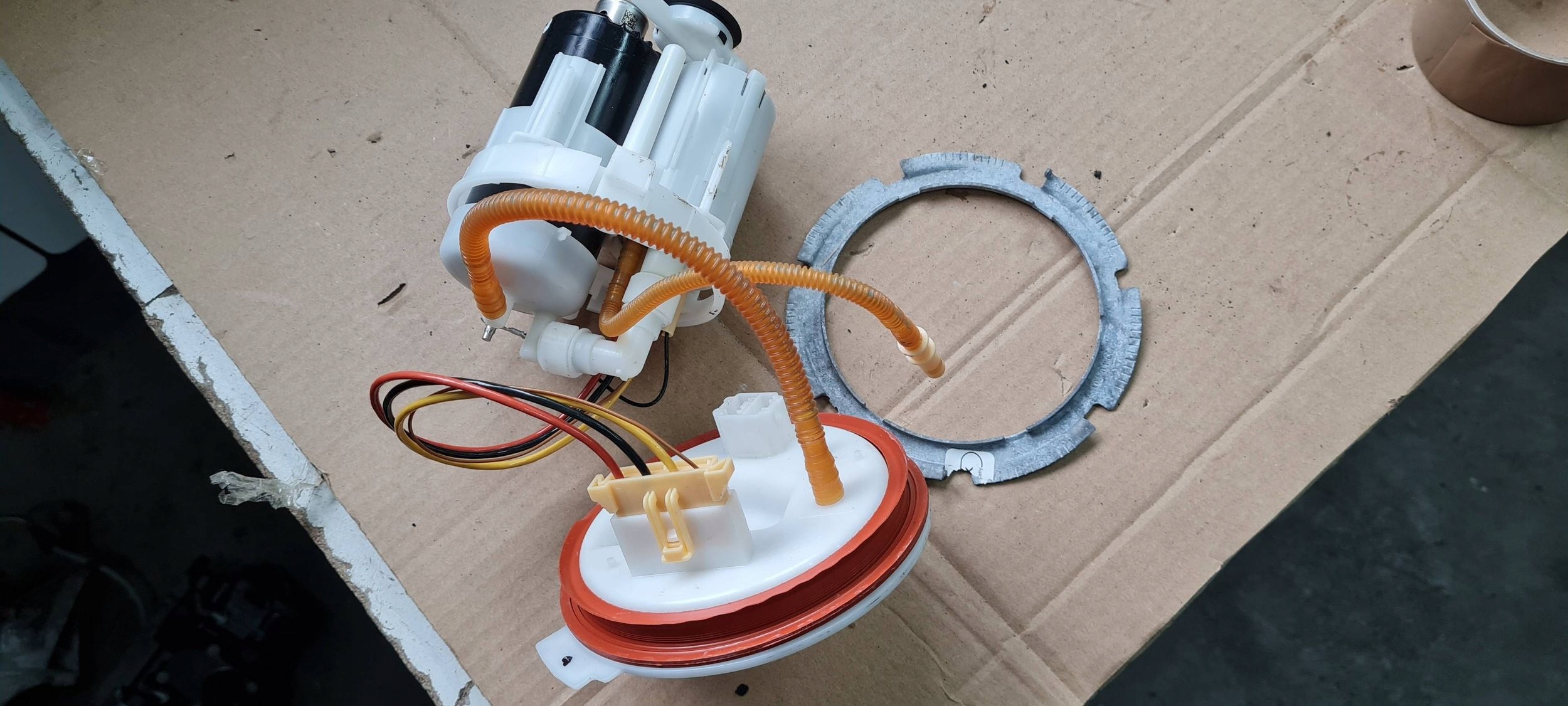 Q5 80A pumpa goriva rezervoara benzin 2.0 TFSI 80A919087