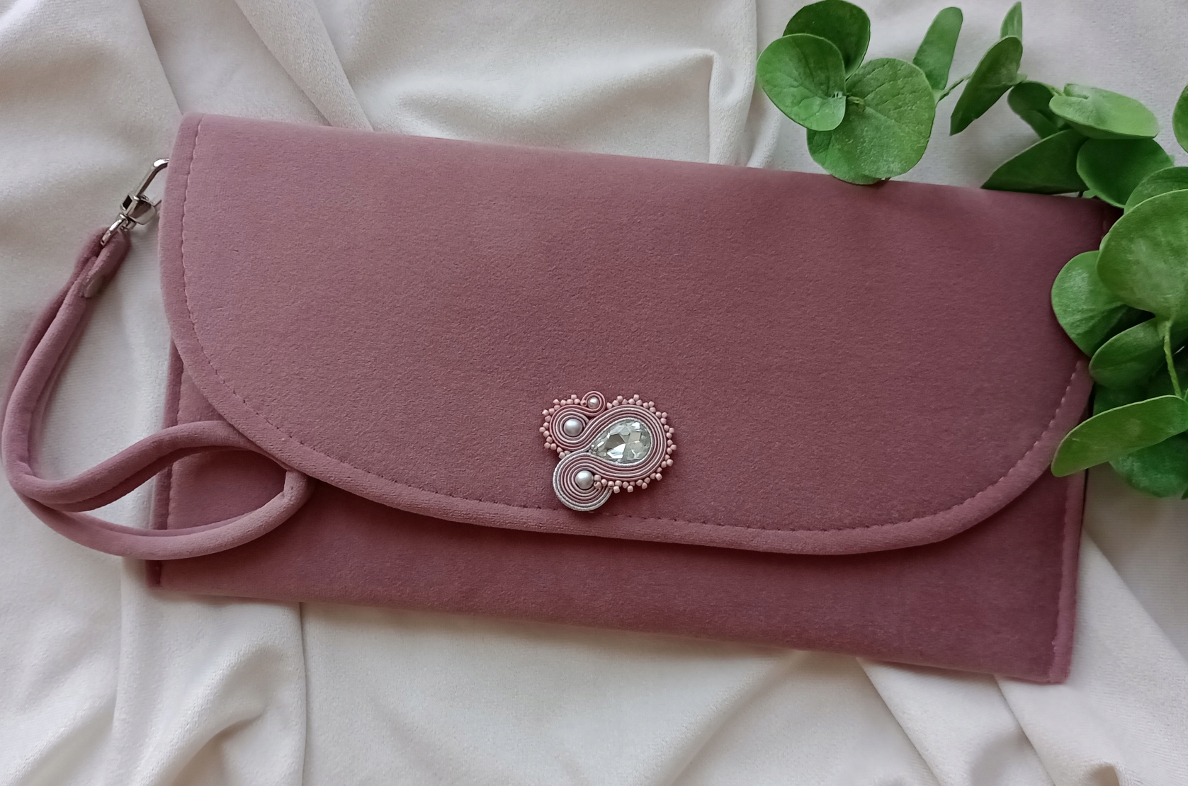 Mauve zhasnutá antická růžová kabelka psaníčko, soft summer uhašené léto