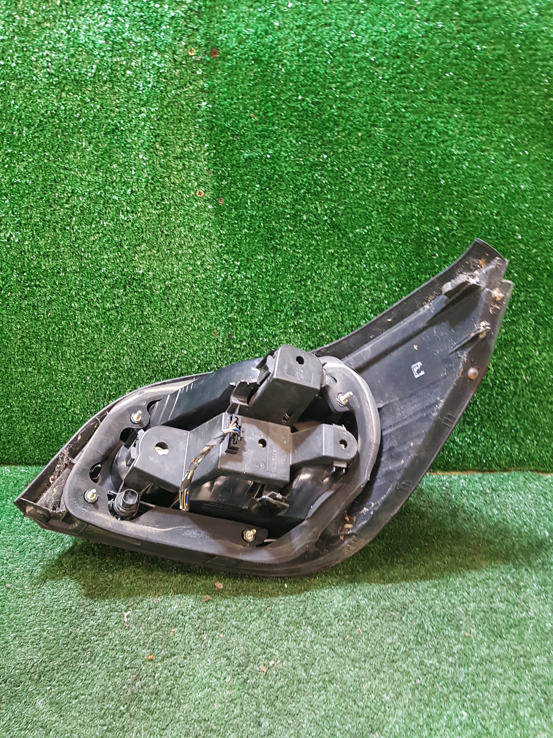 light left rear BMW E60