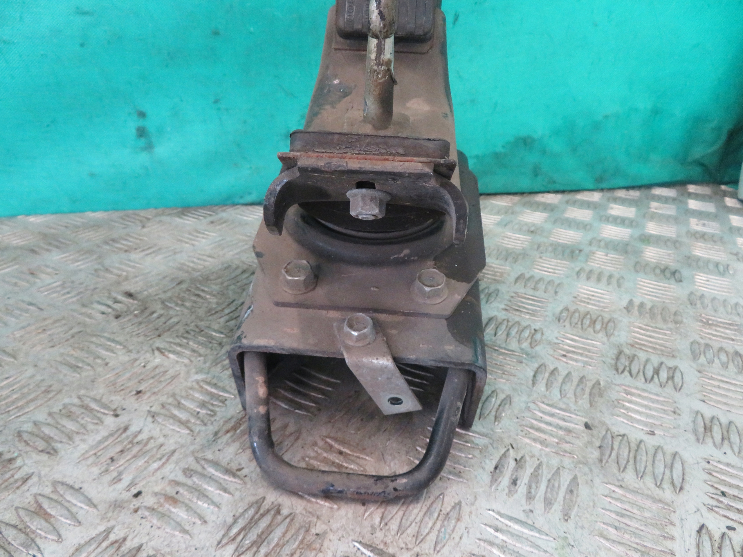 bracket holder airbag cabs left MITSUBISHI CANTER FUSO 3.0 21R