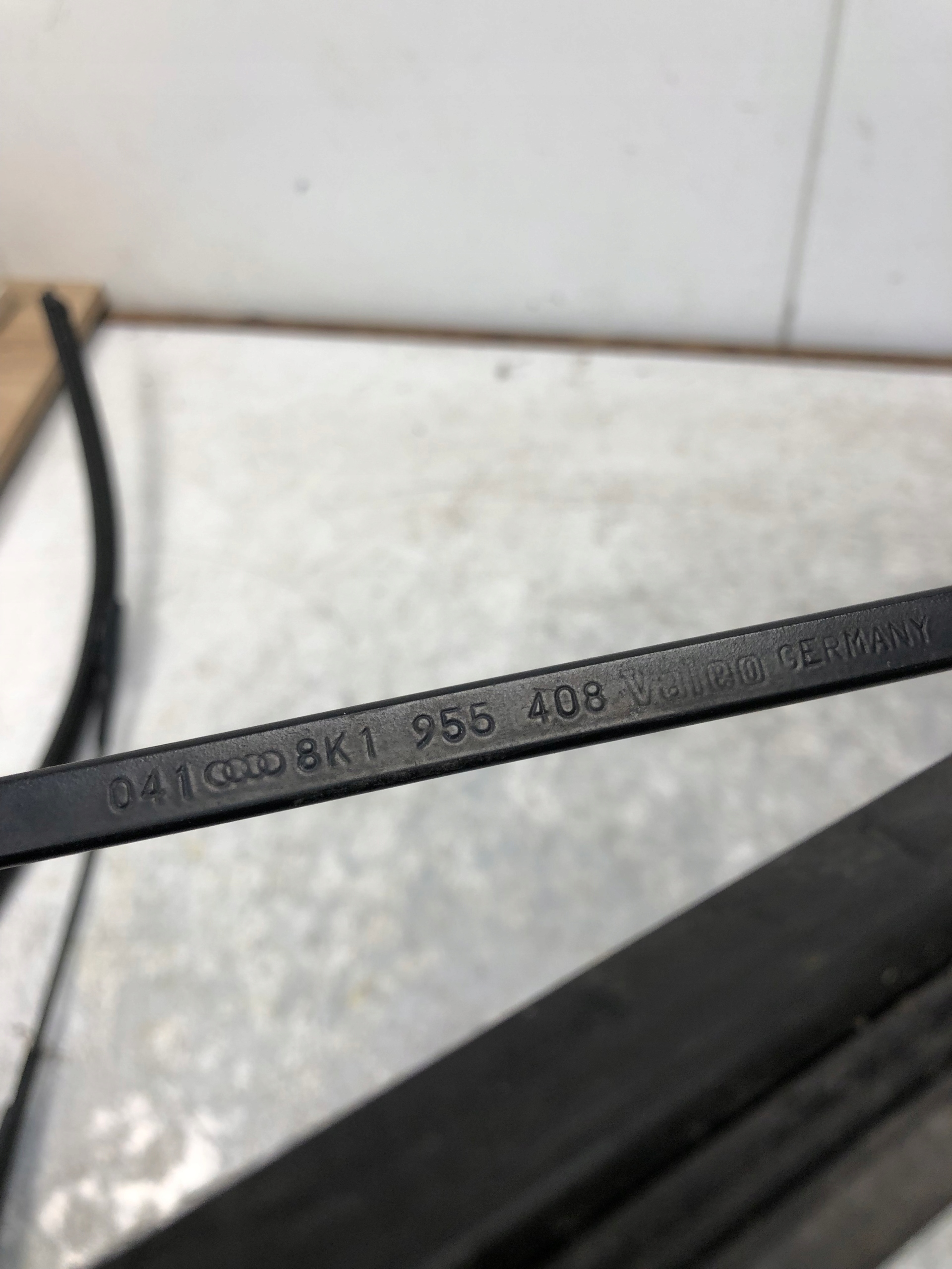 wiper arms AUDI A4 B8 EUROPA
