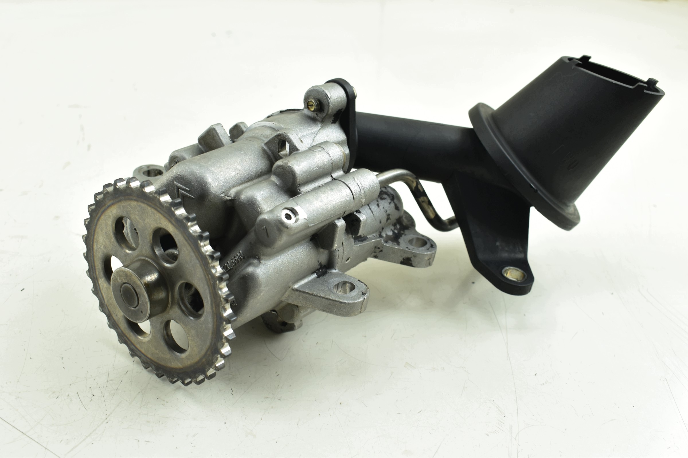 pompe huile moteur FORD TRANSIT MK7 BOXER II DUCATO III 2.2 TDCI BK2Q6600