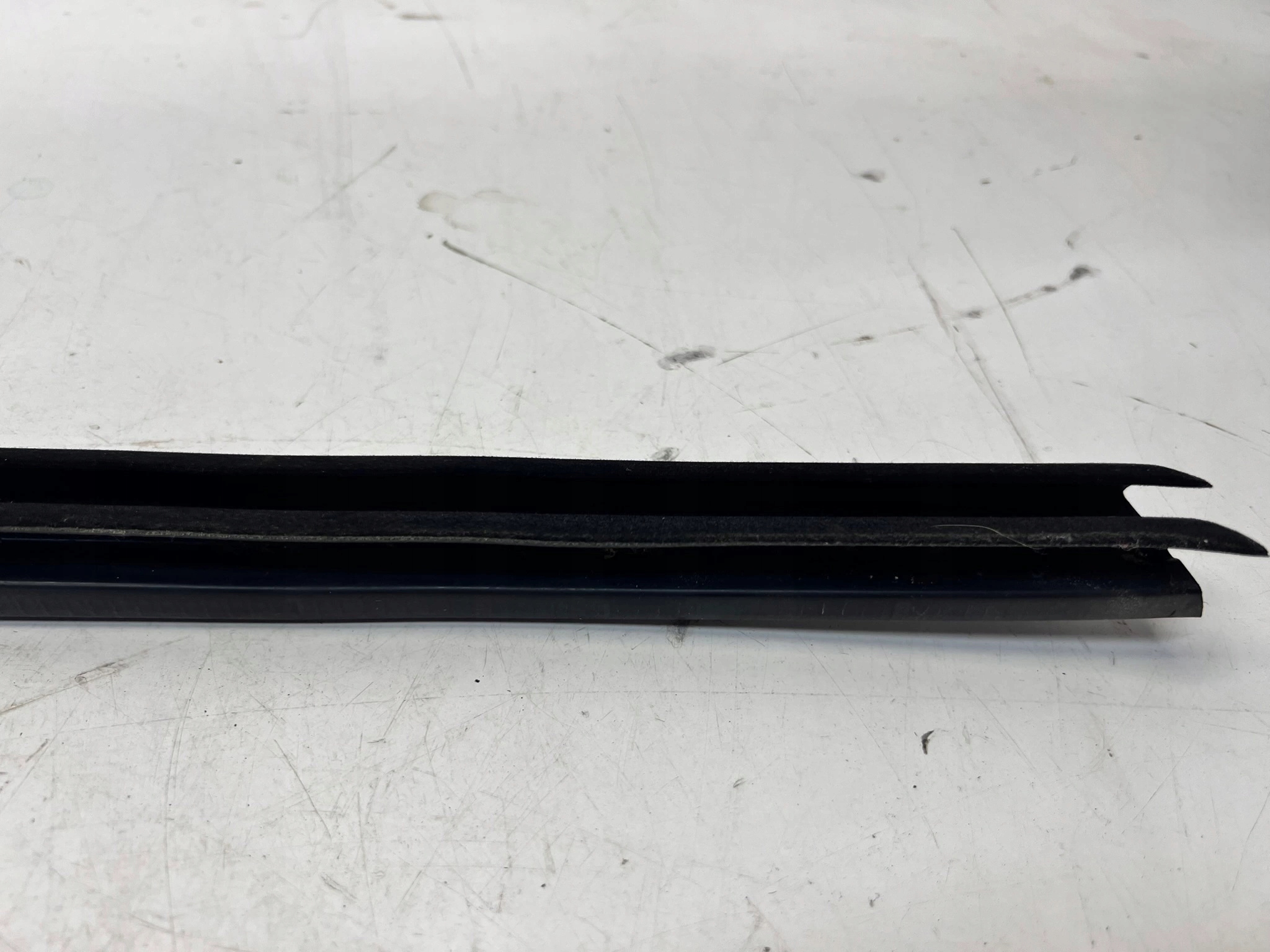 moulding dust windows right front AUDI Q7 4M 4M0837480