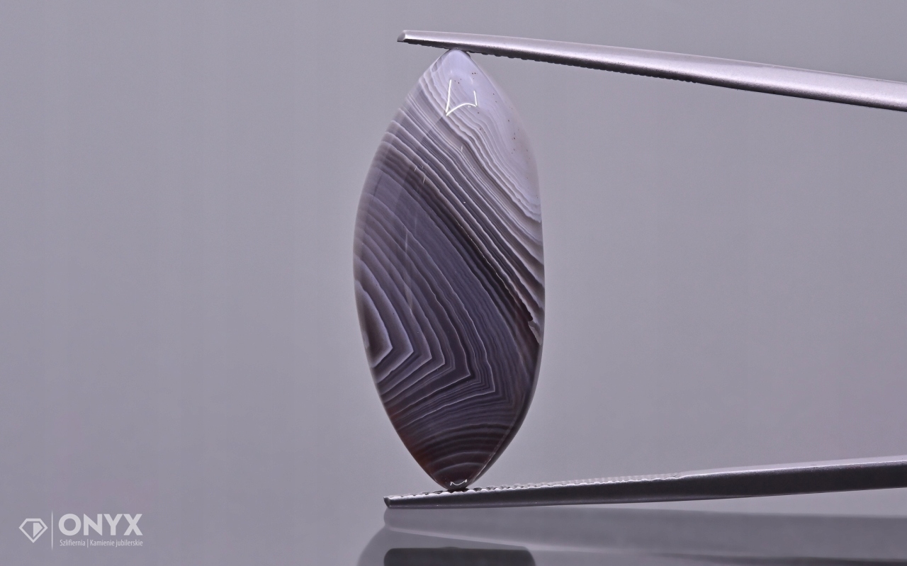 Achát Botswana kabošon nepravidelný 28,5x12,5 mm