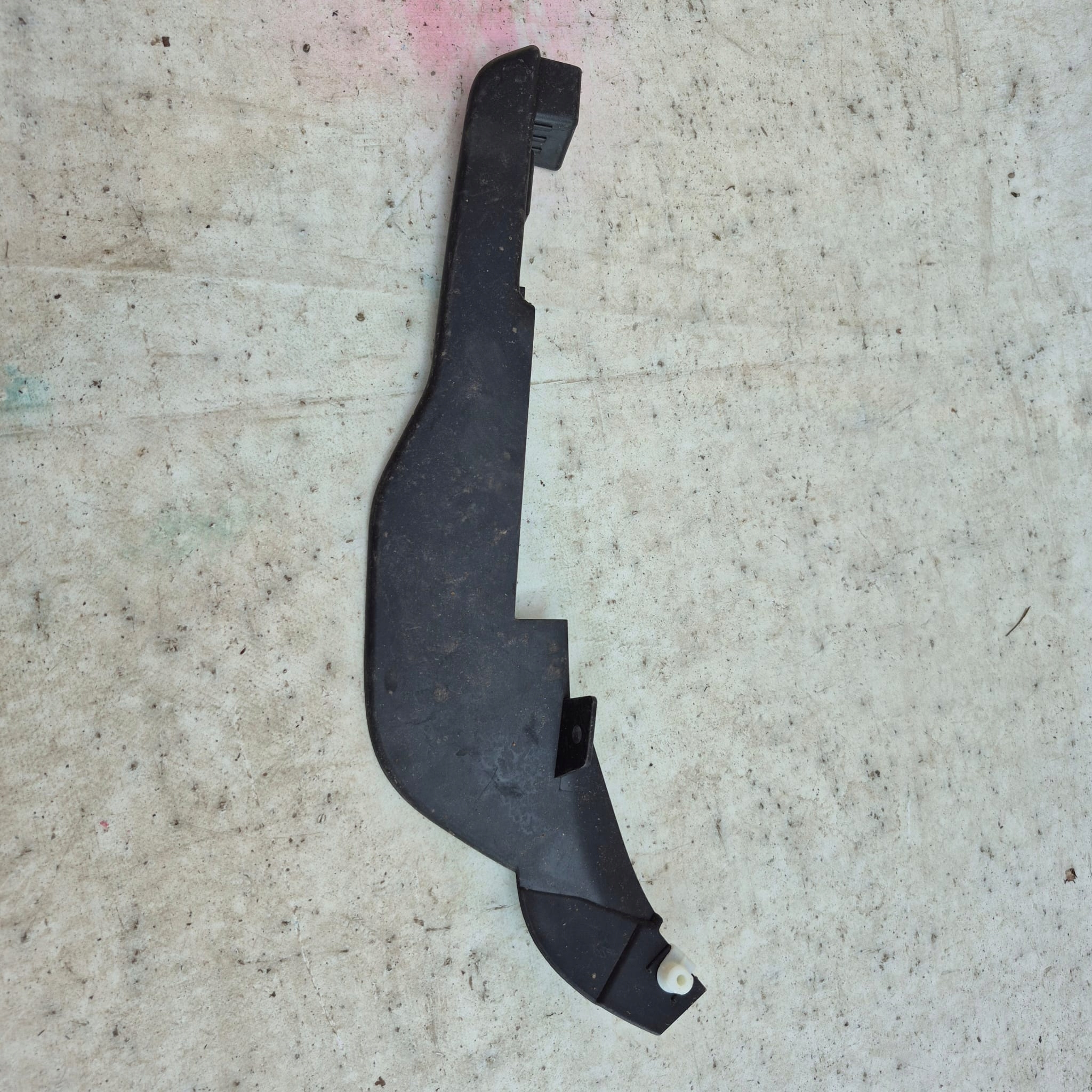 LAND ROVER DISCOVERY L462 left cover mudguard flap bumper front HY3M-17F018-AA
