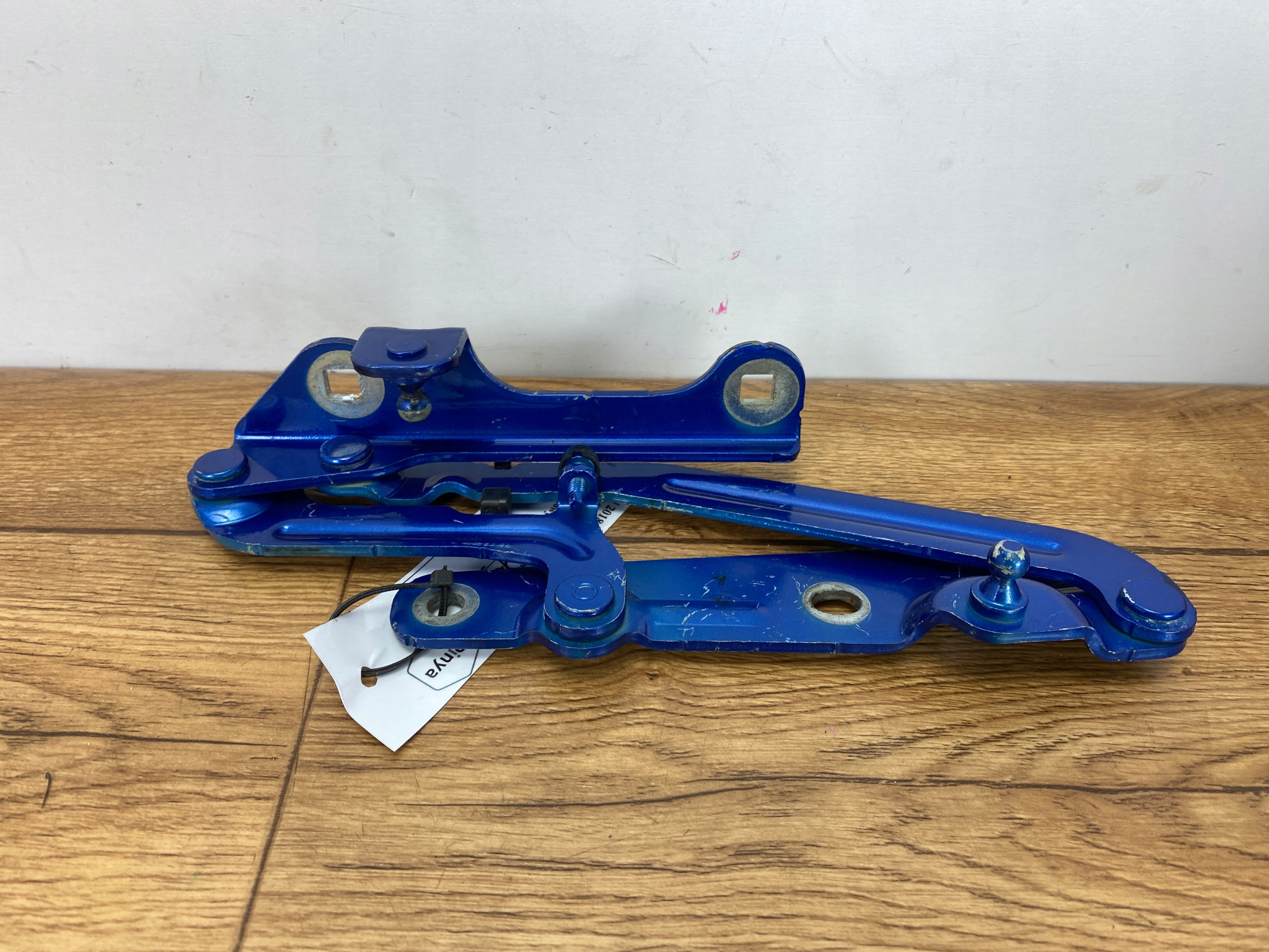 right hinge bonnet Chevrolet Camaro 2016+