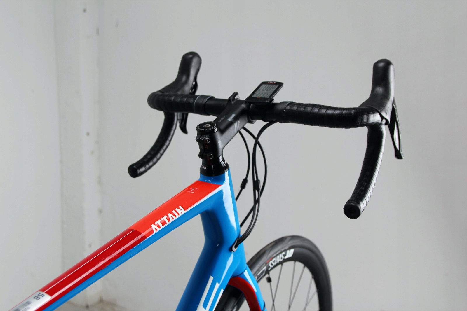 ROWER SZOSOWY CUBE ATTAIN GTC DISC CARBON Shimano Ultegra roz. 54 Model CUBE ATTAIN GTC DISC