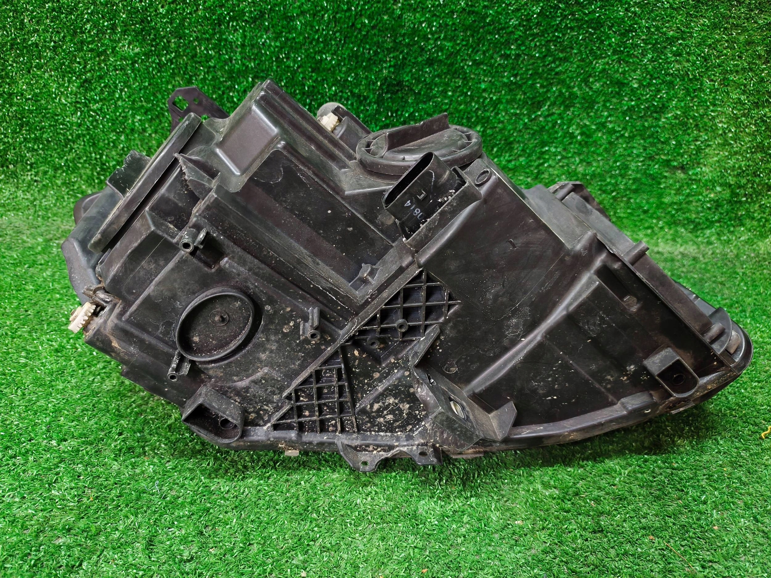 REFLEKTOR links vorne MERCEDES A-KLASA W176 NR.1135