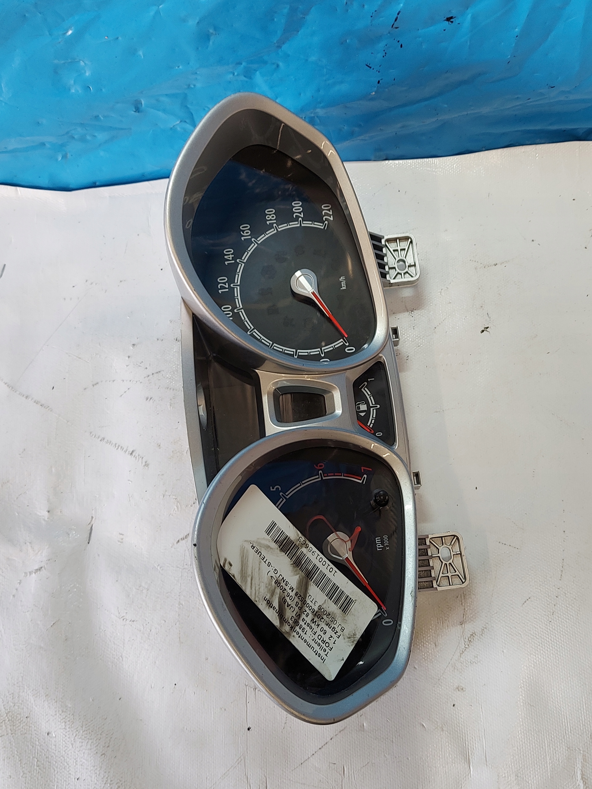 dials clock FIESTA MK 7 1.2 B 8A5T049EF