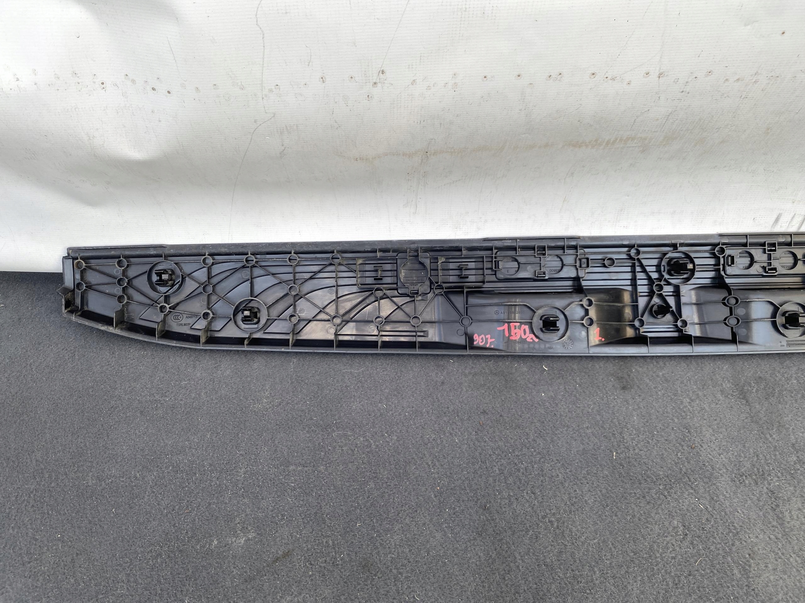 SPRINTER 907 910 17- cap moulding threshold door TYLNYCH A9106862600