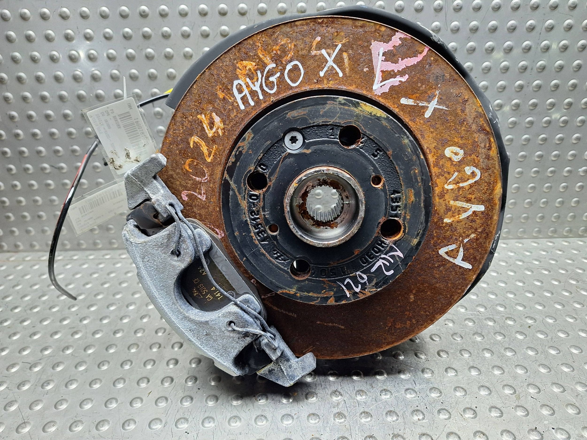 swing left front TOYOTA AYGO X 22-26 FS21L