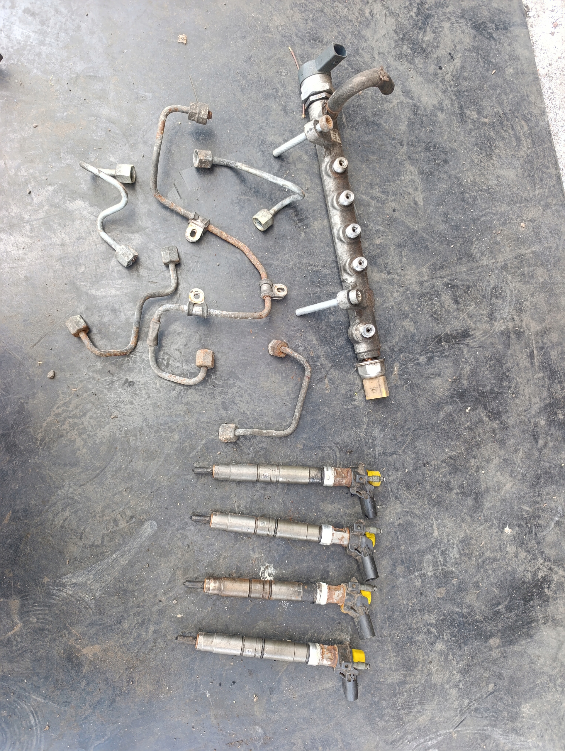 VW T5 LIFT T6 2.0TDI Einspritzdüse Einspritzdüse Kraftstoffverteiler Einspritzleiste Schläuche KOMPLET