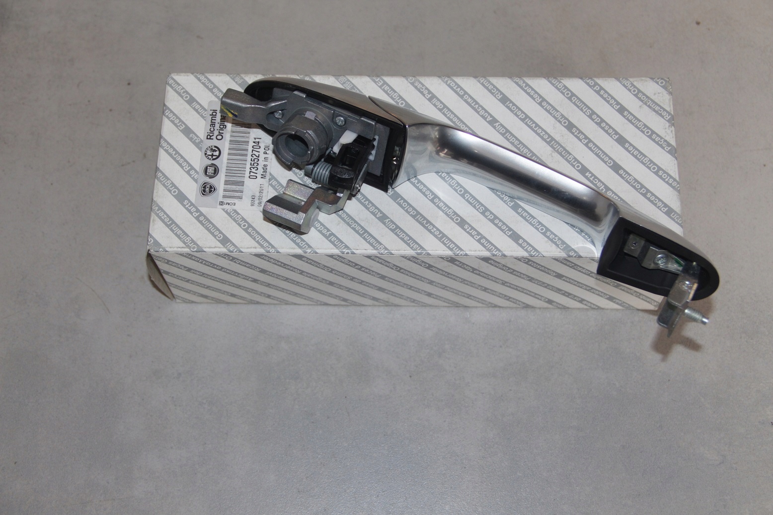 FIAT 500 KLAMKA PR ORYGINAL Installation side Right front