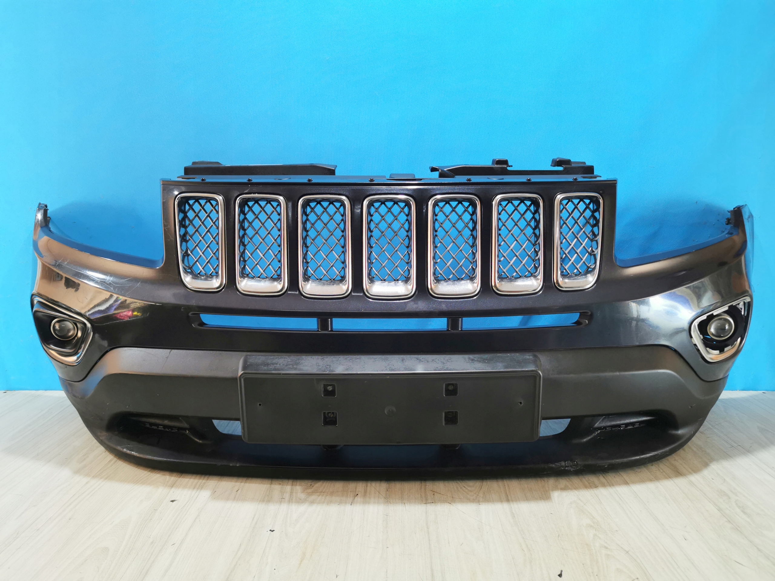 Jeep Compass 1 I Lift 11/16 zderzak przód przedni grill