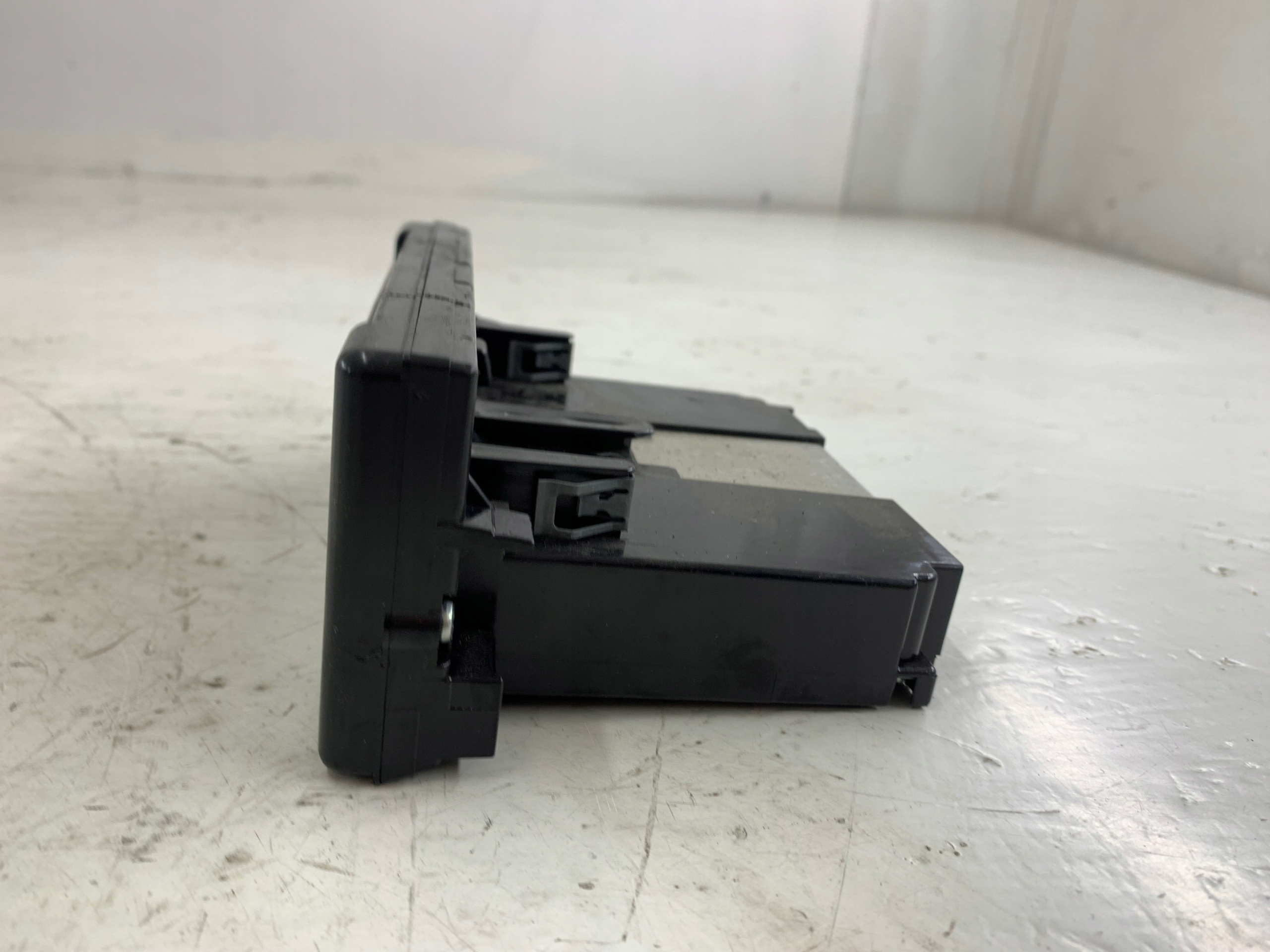 VOLVO V50 e Display RADIA 30737809