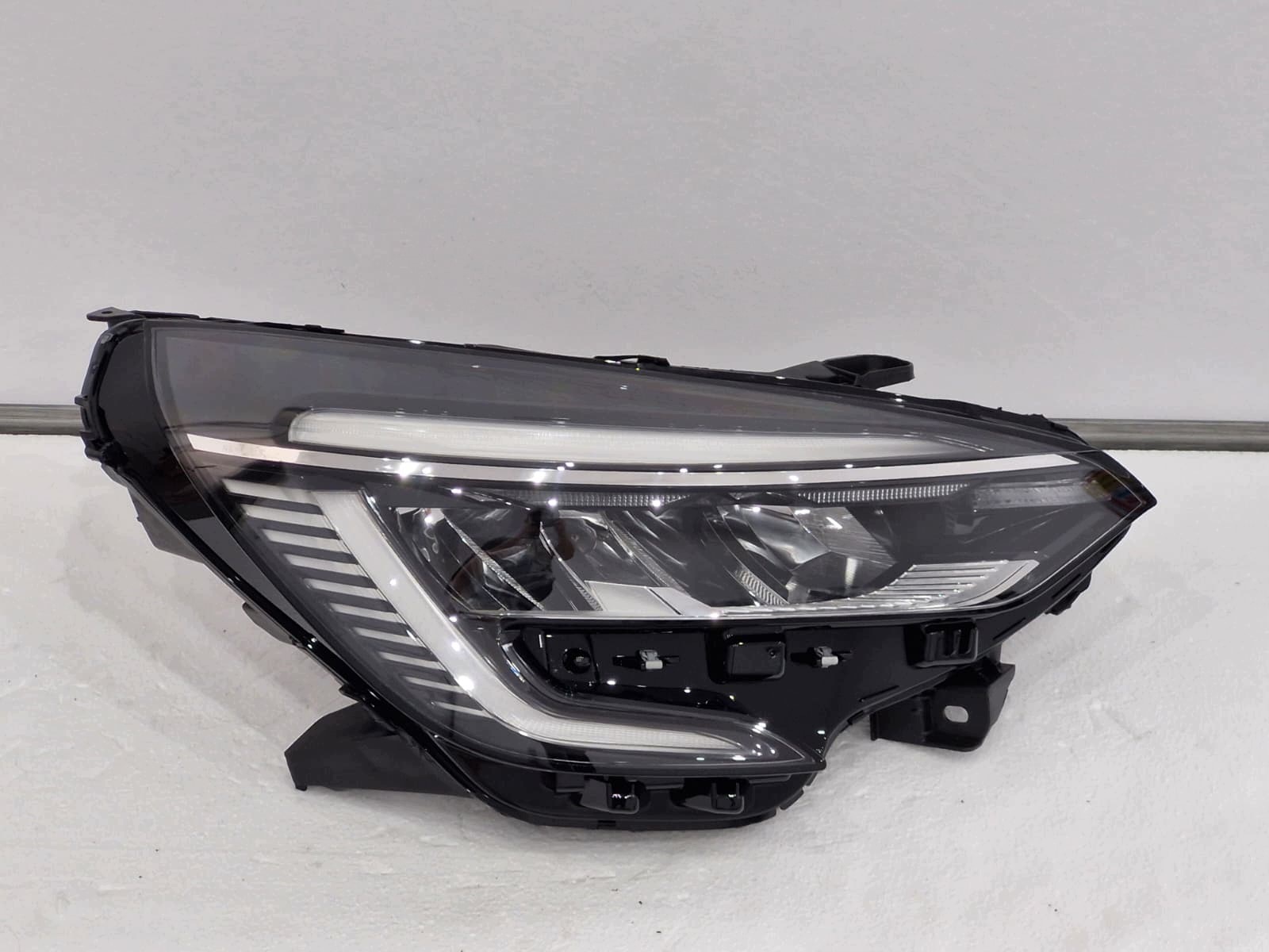 light right Renault Clio 5 FULL LED long LED