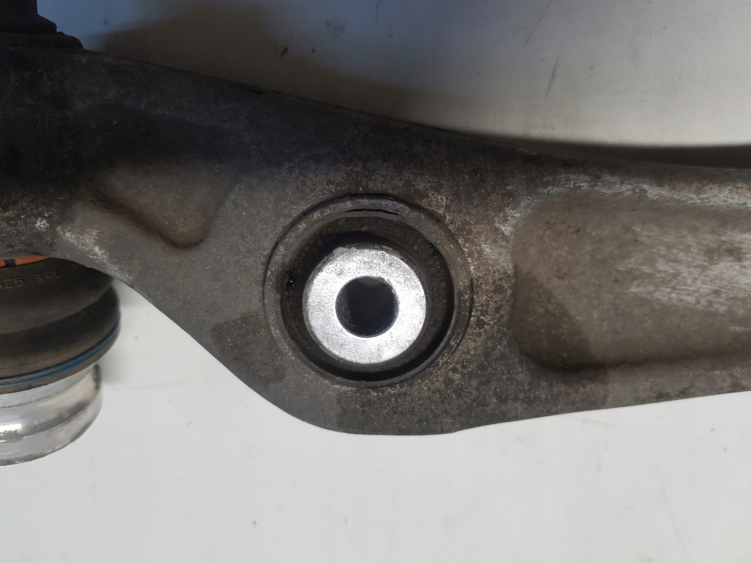 AUDI A4 B9 8W arm right front 8W0407156A