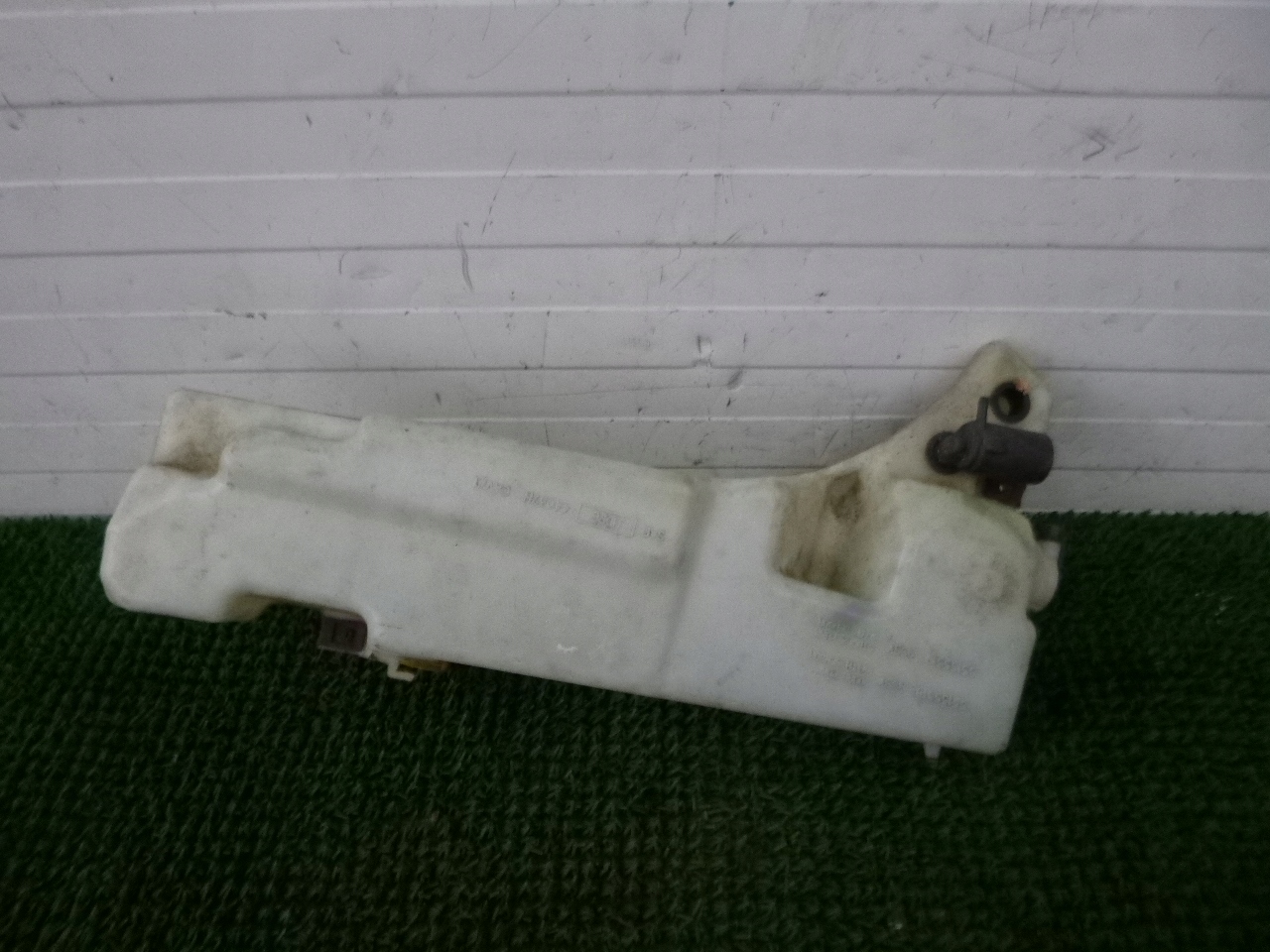 HONDA CRV II 02-06 washer fluid tank POMPKI