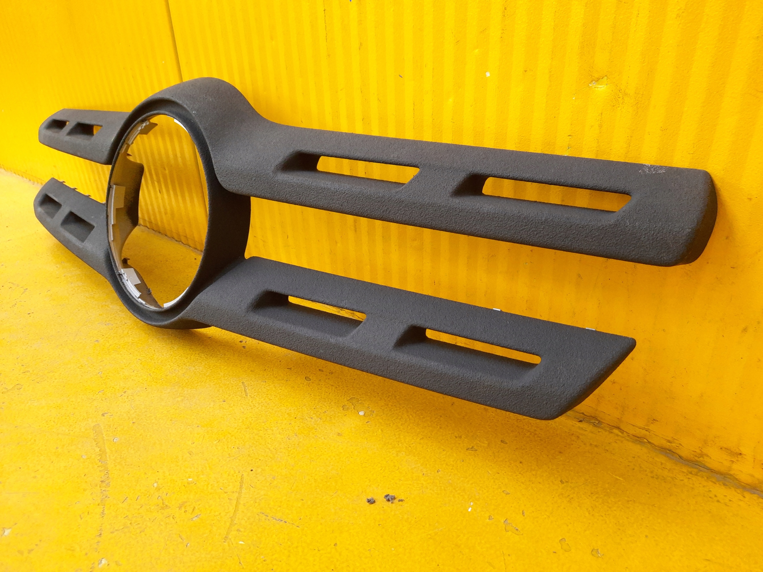 MERCEDES X W470 GRILL ATRAPA Weight with packaging 10 kg