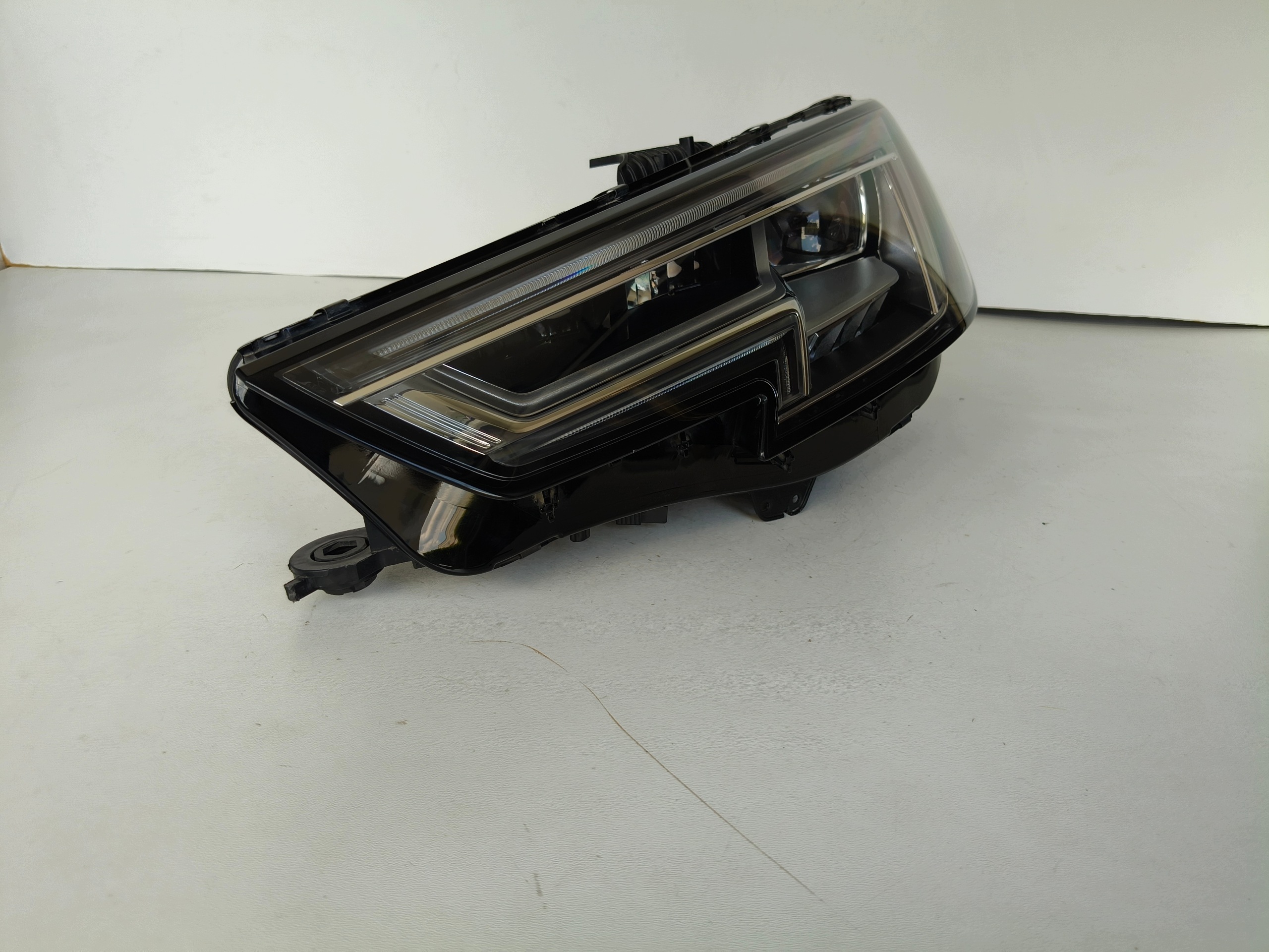 light left REFLEKTOR AUDI A4 B9 8W 8W0 15- FULL LED