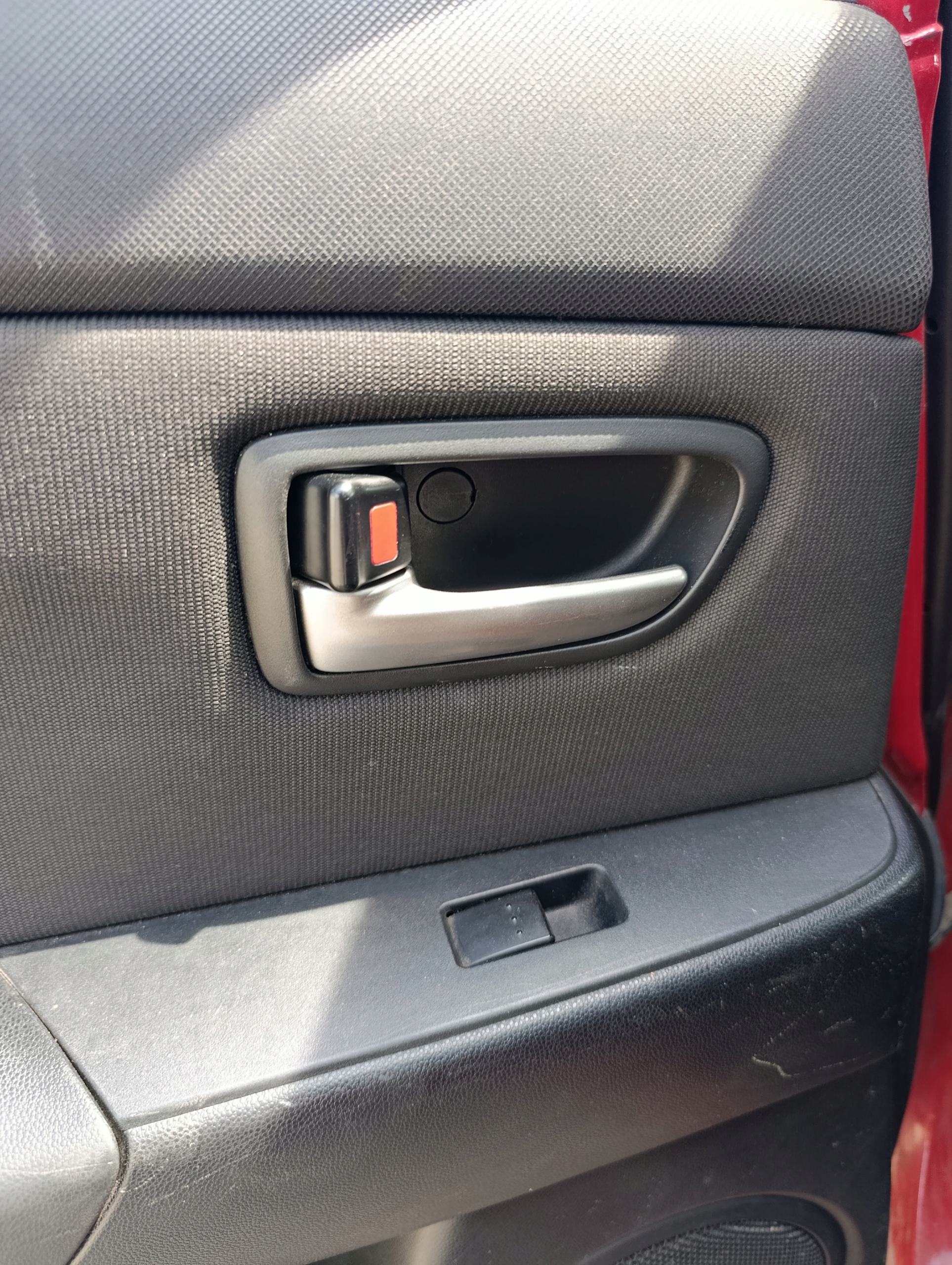 ручка левая правая перед зад mazda 323F 99-00 4D 1.6 16V CE04D16 16W BN4