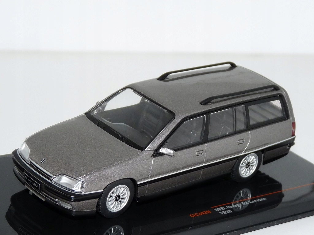 Opel Omega A2 Caravan (1990) 1:43 Ixo CLC342N