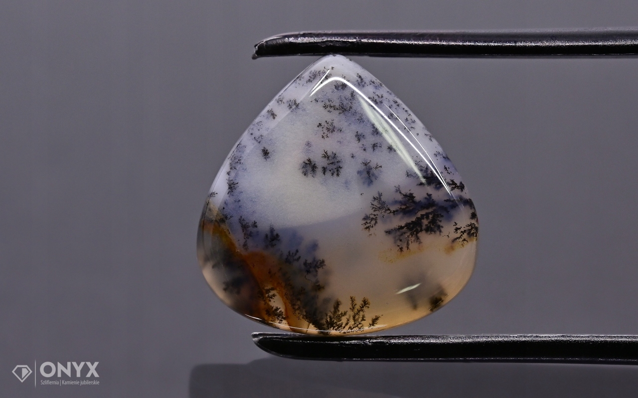 Dendritový achát z Kazachstánu mělký slzný 14,5x14