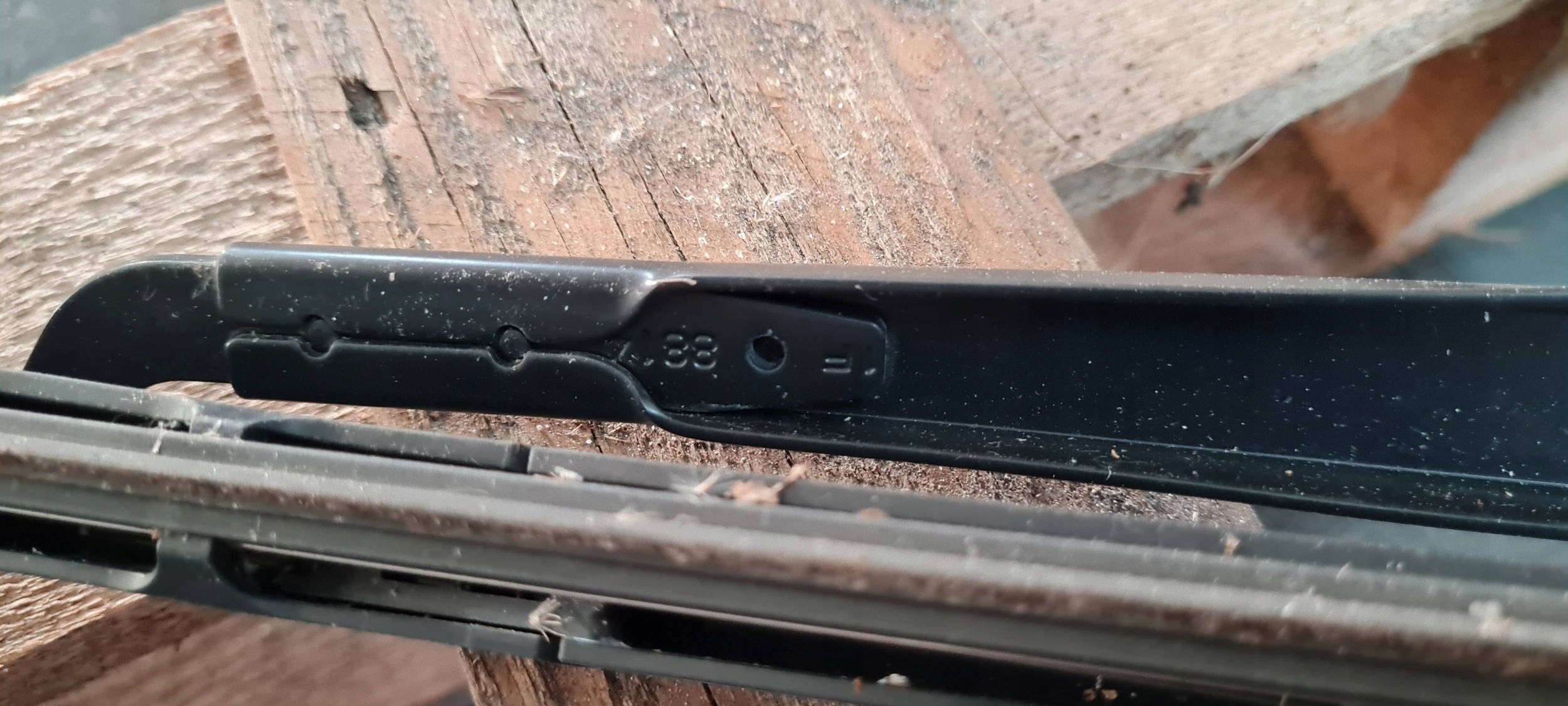 Chrysler Pacifica 2022 wiper arm front KOMPLET 2586 2585