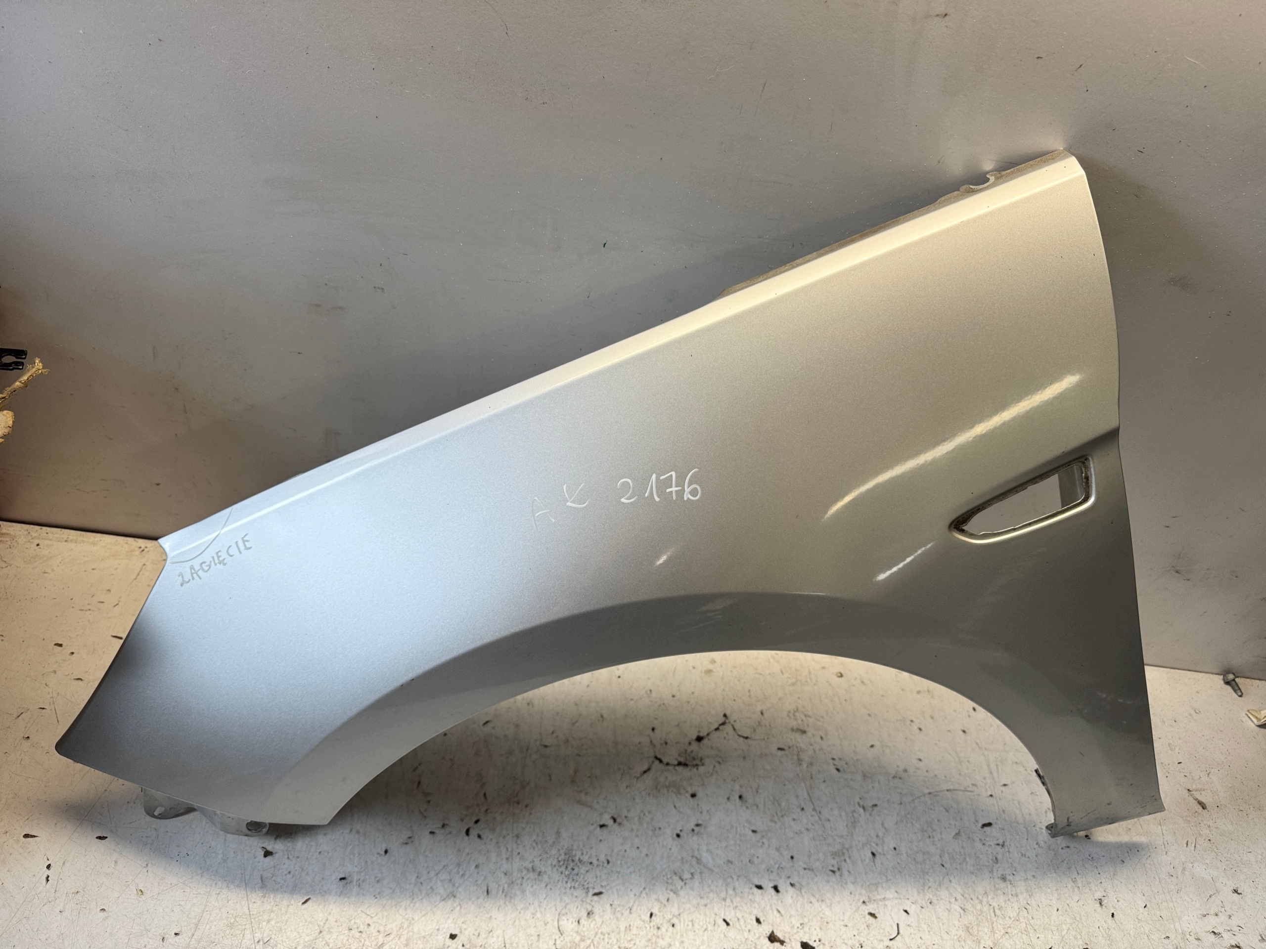 OPEL ASTRA K 5 fender left front front SREBRNY Z176