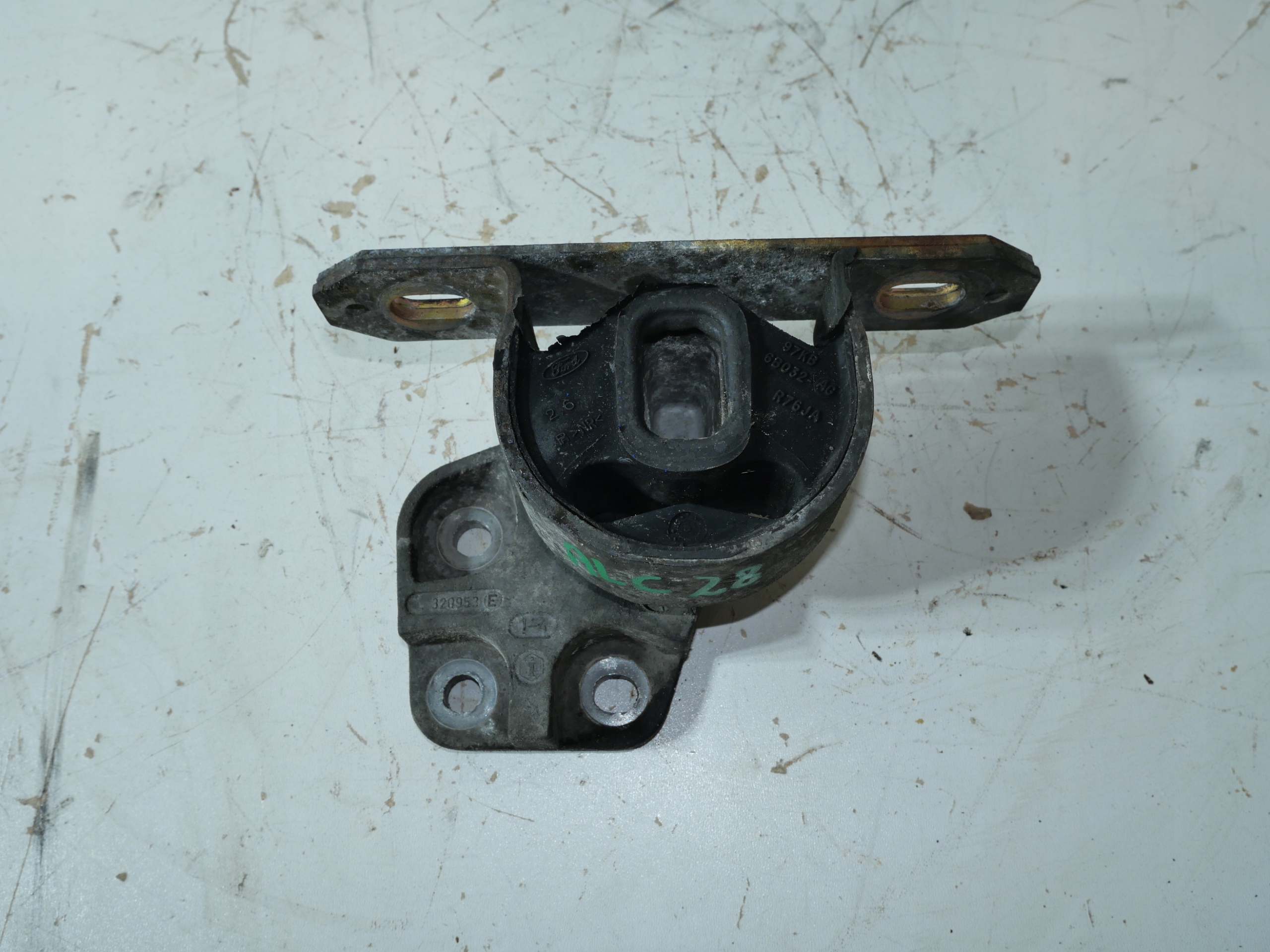 gearbox mounting FORD 320953E