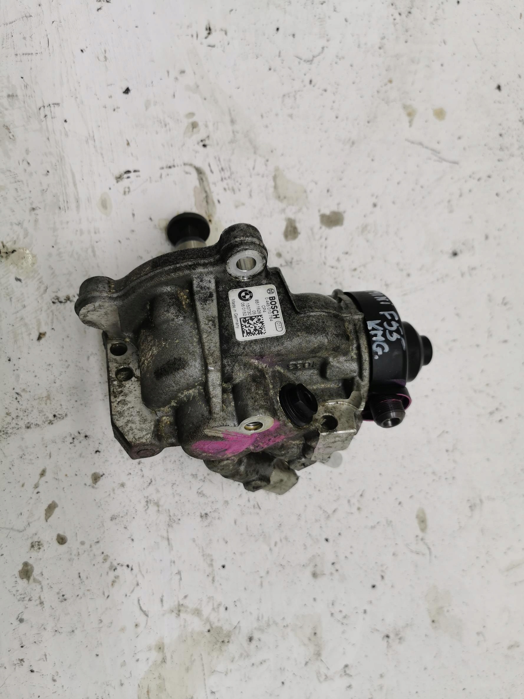 injection pump MINI COOPER F55 1.5D 8511626 B37C