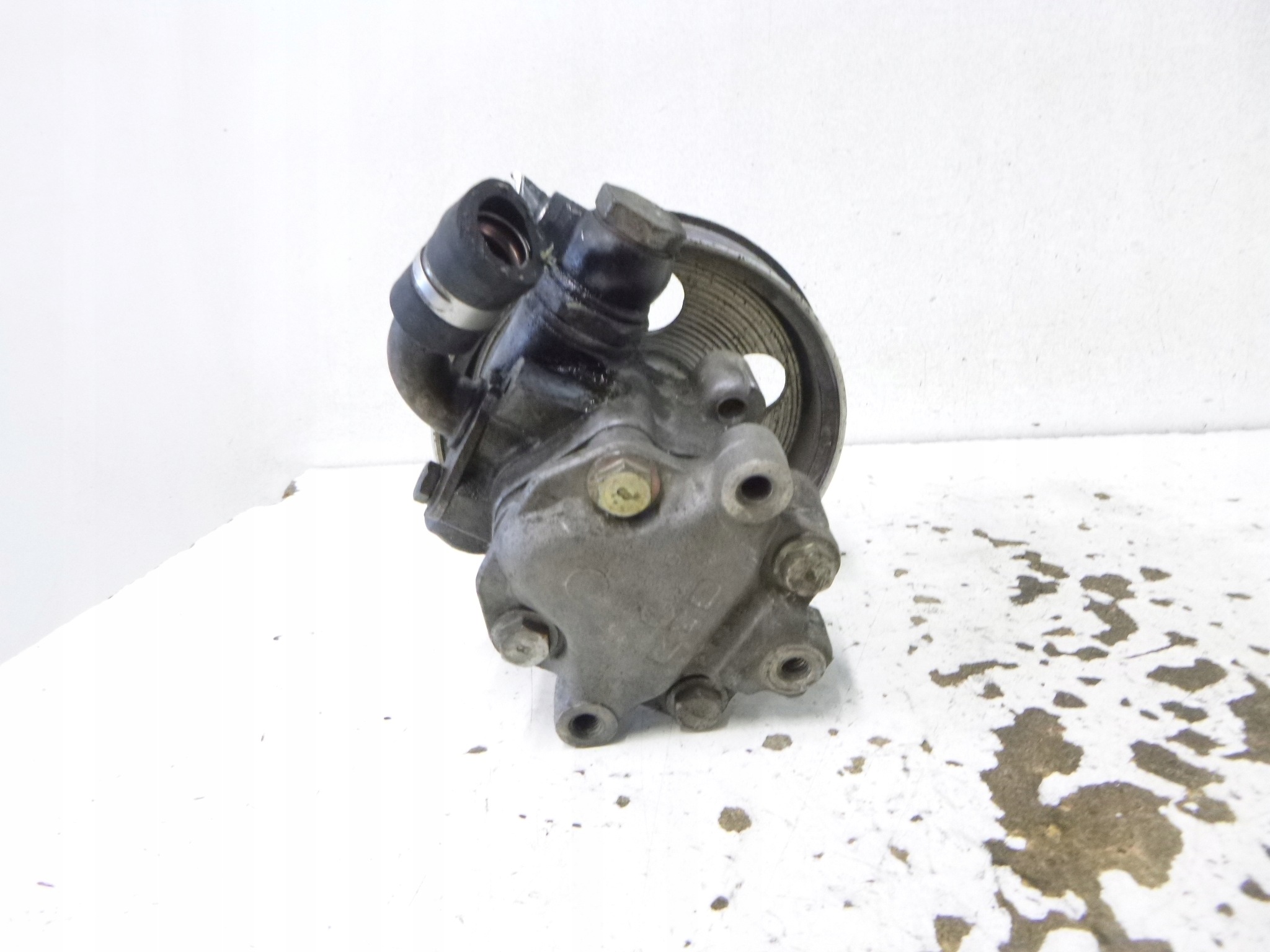 Pompa servosterzo AUDI A4 B6 2.0 ALT 8E0145153ES KYB OE 110BAR