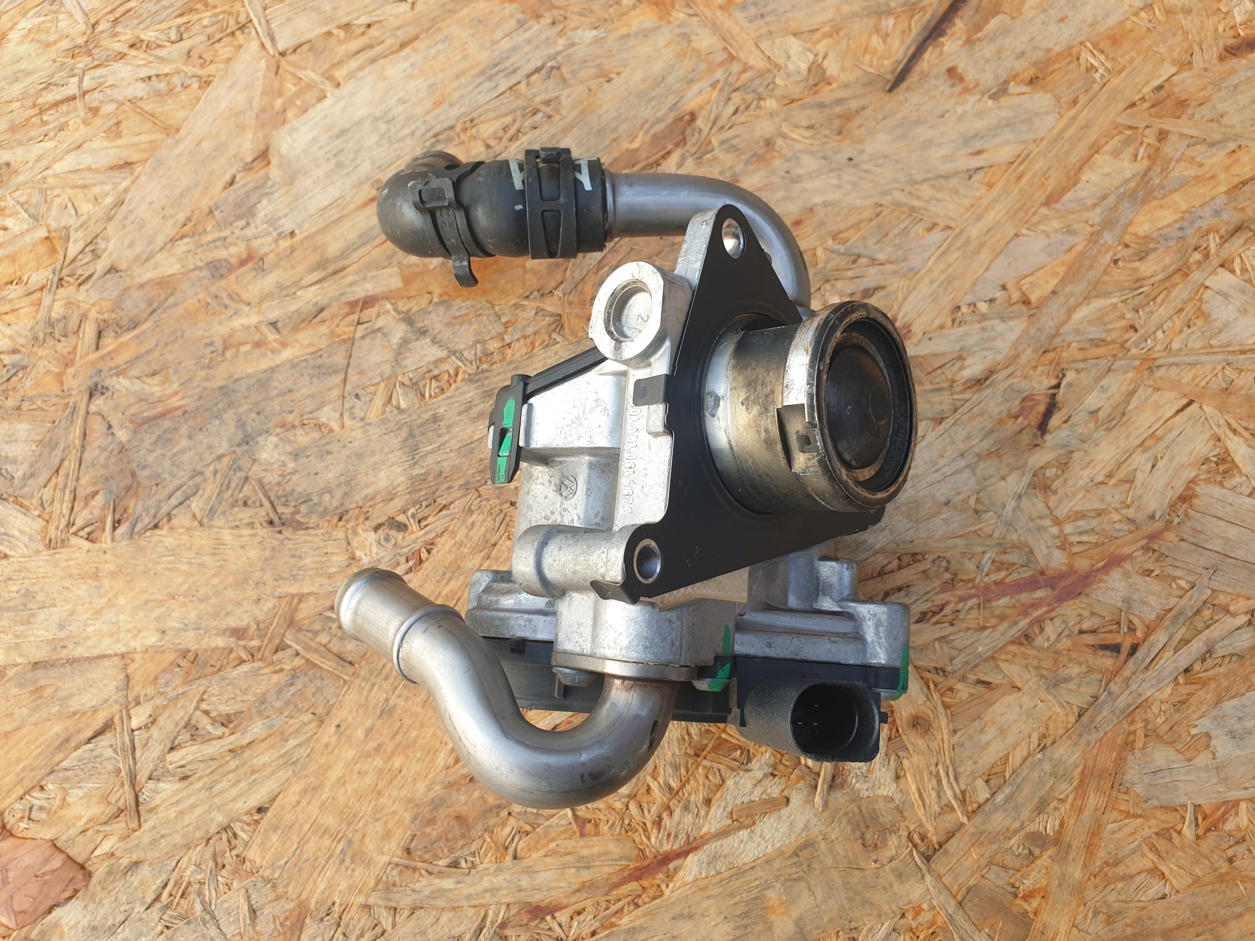 EGR valve VW AUDI 2.0TDI 04L131501AD