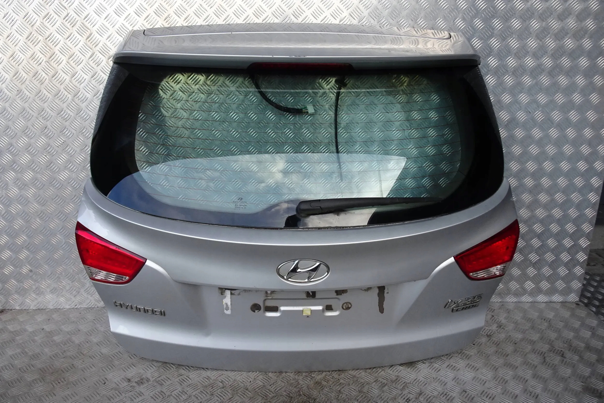 HYUNDAI Ix35 КРИШКА БАГАЖНИКА ЗАД. ЗАДНЯ 10-