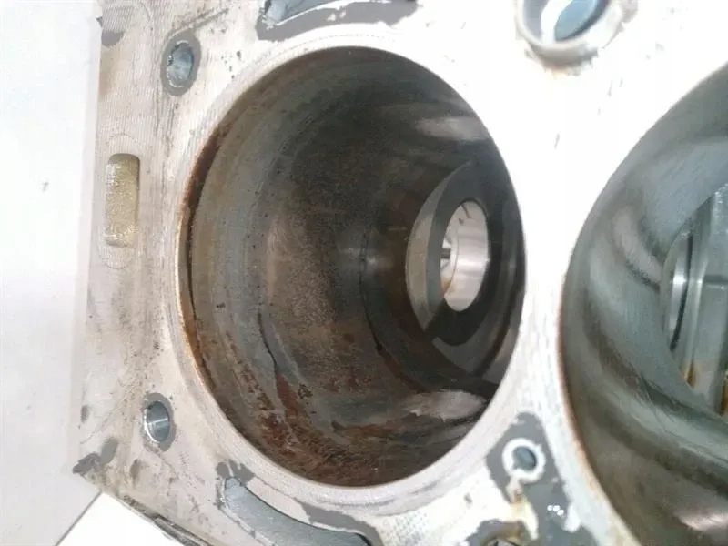 MERCEDES CLS63 M156 AMG W219 бензин A1560101505 156.983