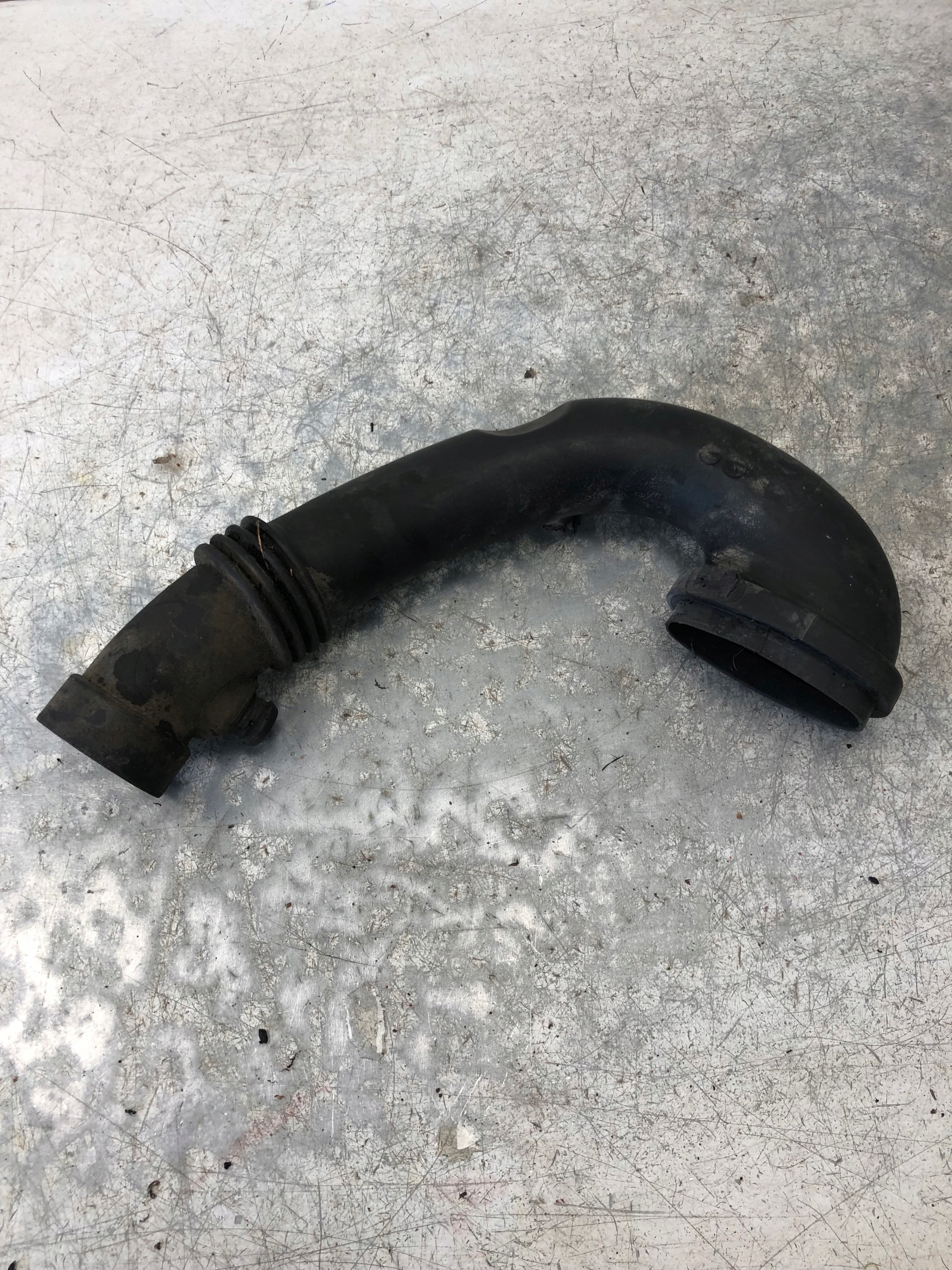 pipe air hose BMW 7786777