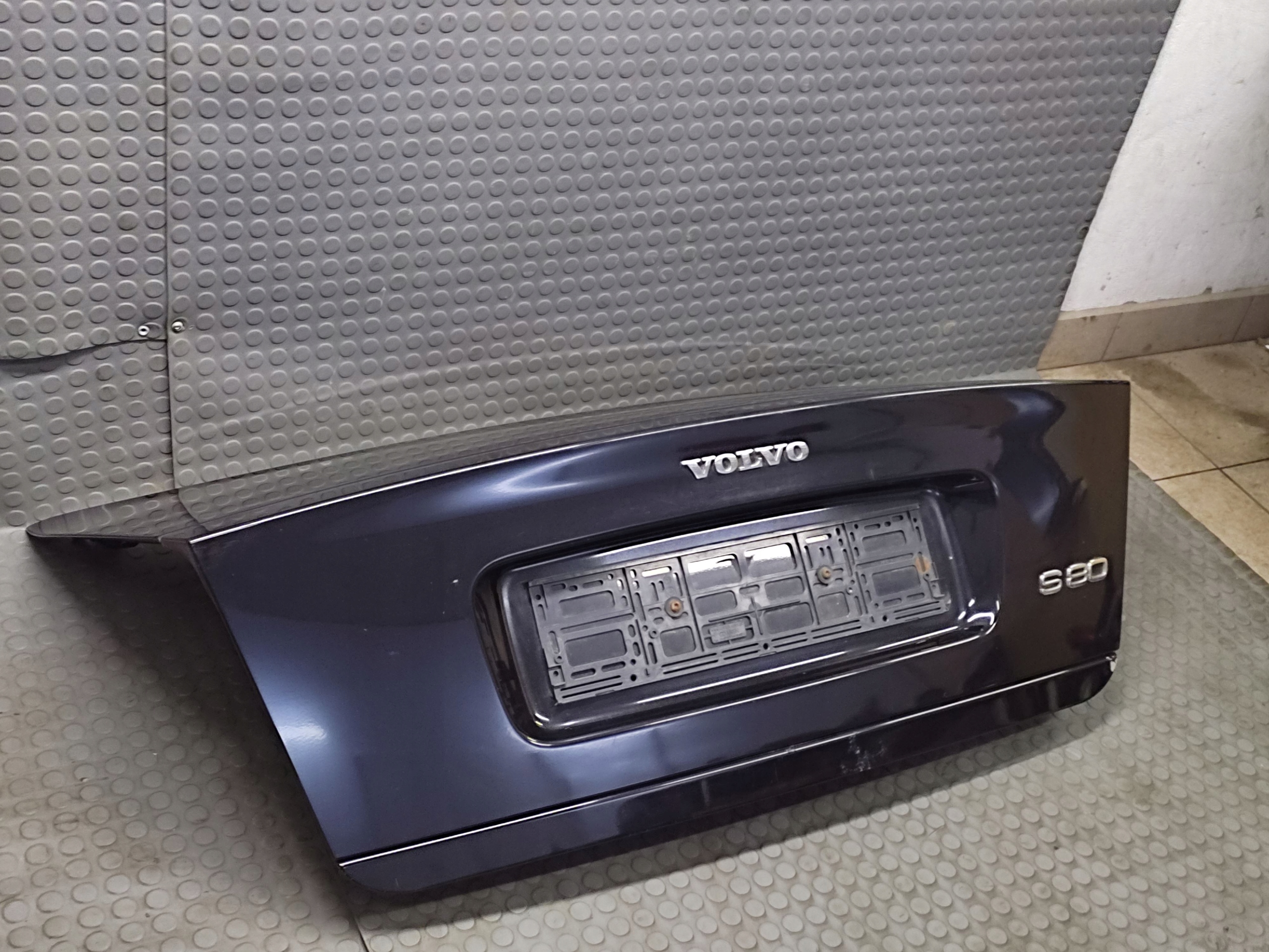 VOLVO S80 rear trunk door boot