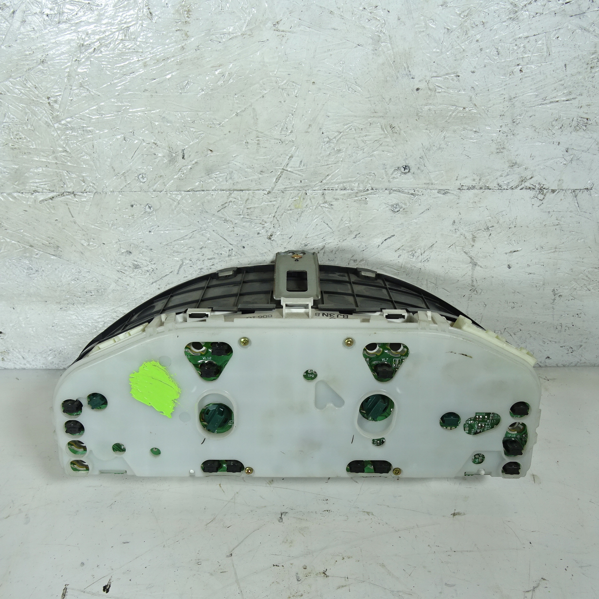 MAZDA 323 1.3B dials BJ3NB