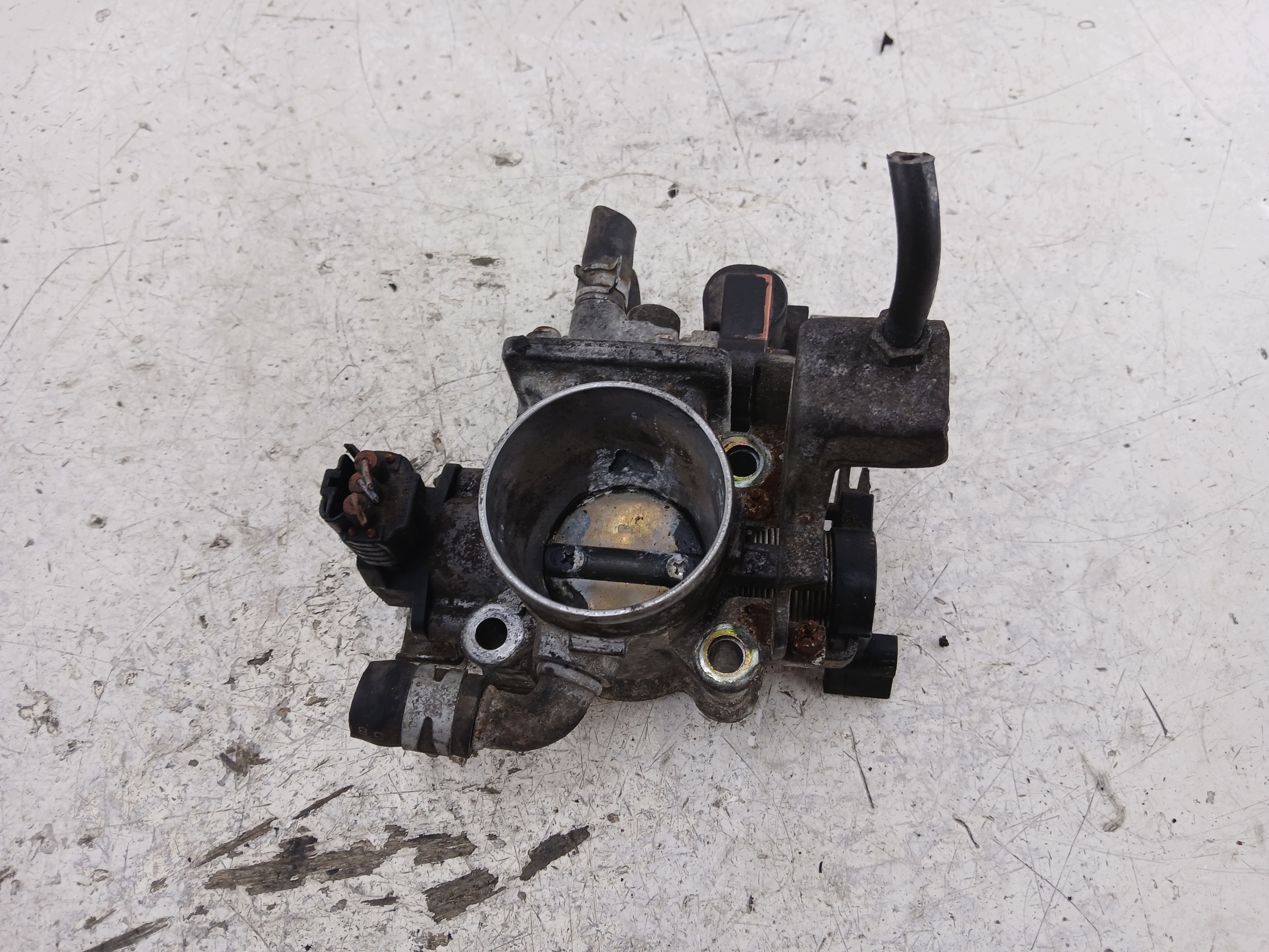 SUZUKI LIANA e 1.6 Valvola a farfalla 18137-83E01