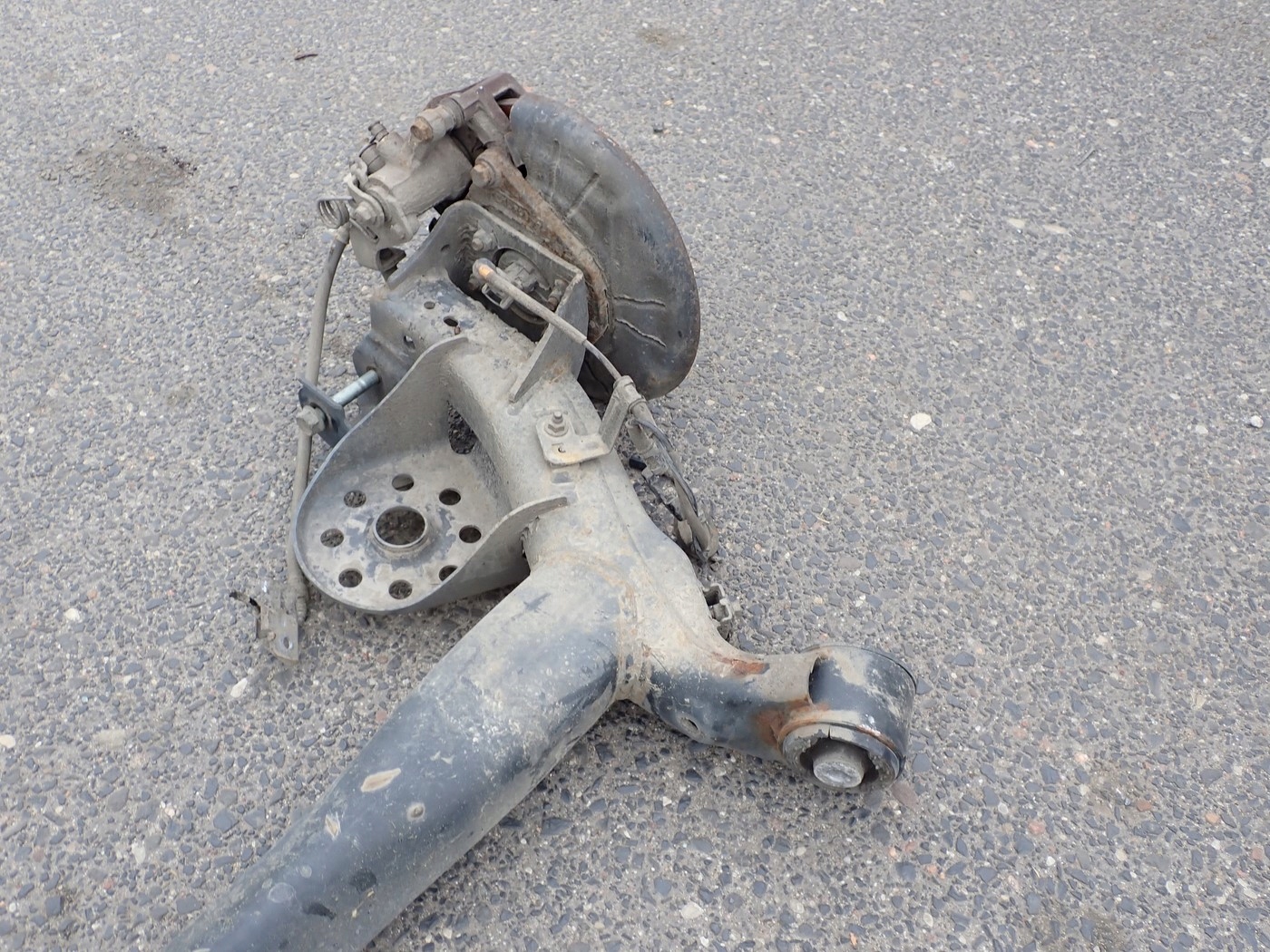 BELKA OŚ ZAWIESZENIA TYŁ TYLNA KOMPLETNA ZWROTNICA ZACISK KIA STONIC 2019R Wersja Europejska