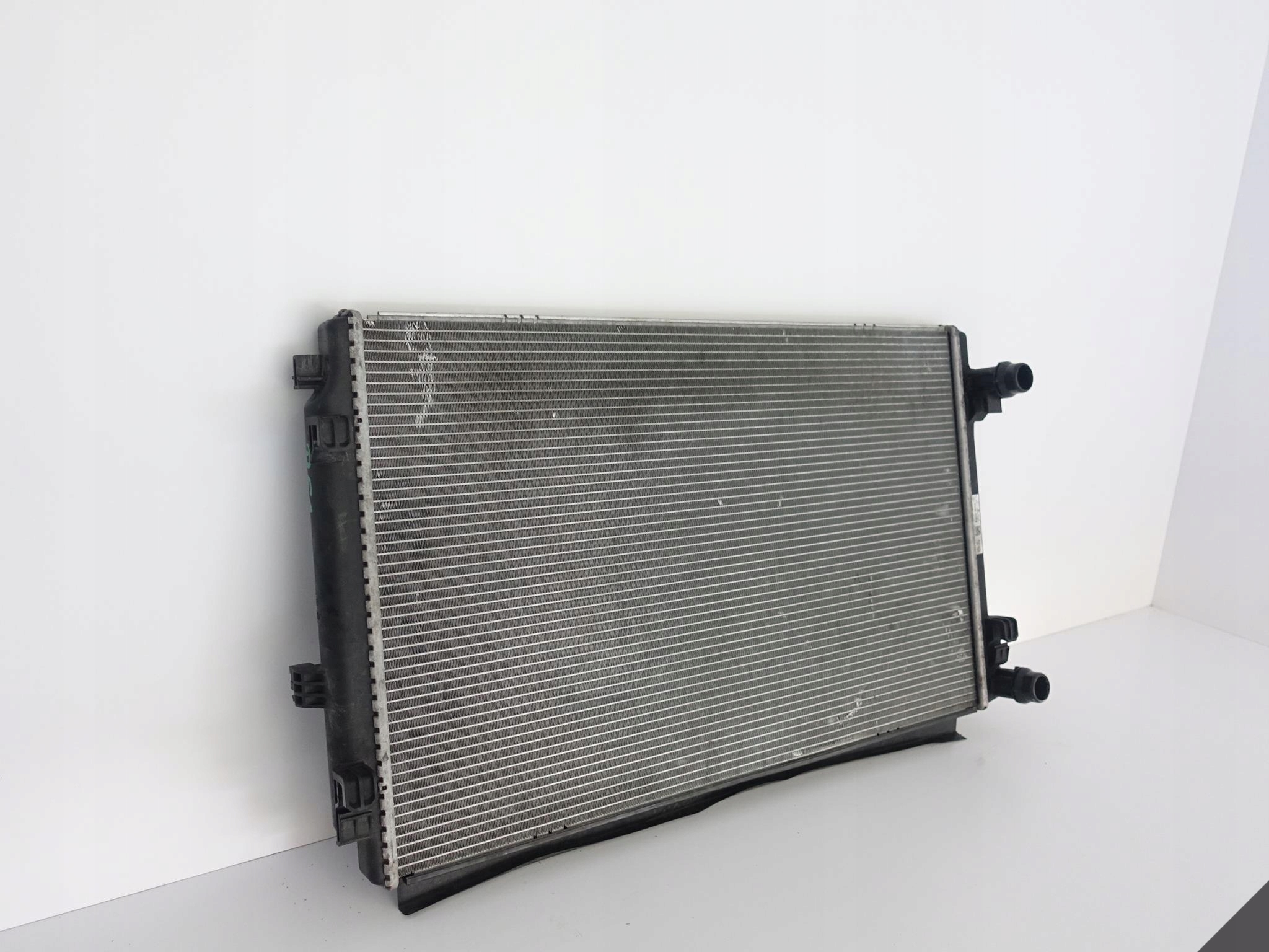 AUDI A3 SEAT LEON 5F VW PASSAT 3G SKODA radiator