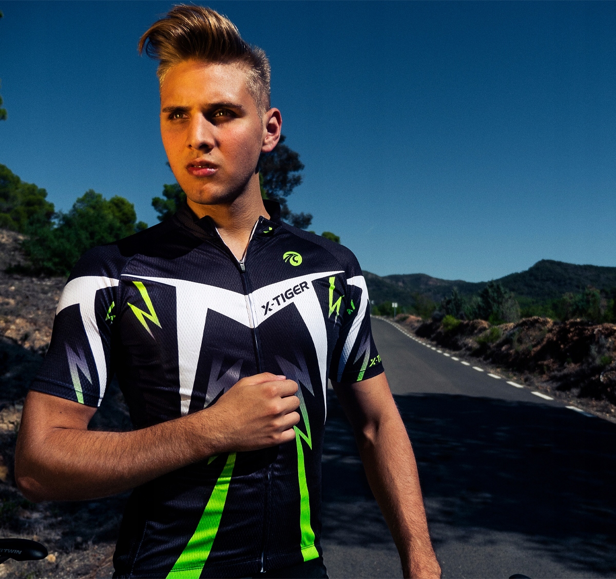 KOSZULKA ROWEROWA SZYBKOSCHNĄCA MĘSKA X-TIGER PRO Materiał dominujący poliester