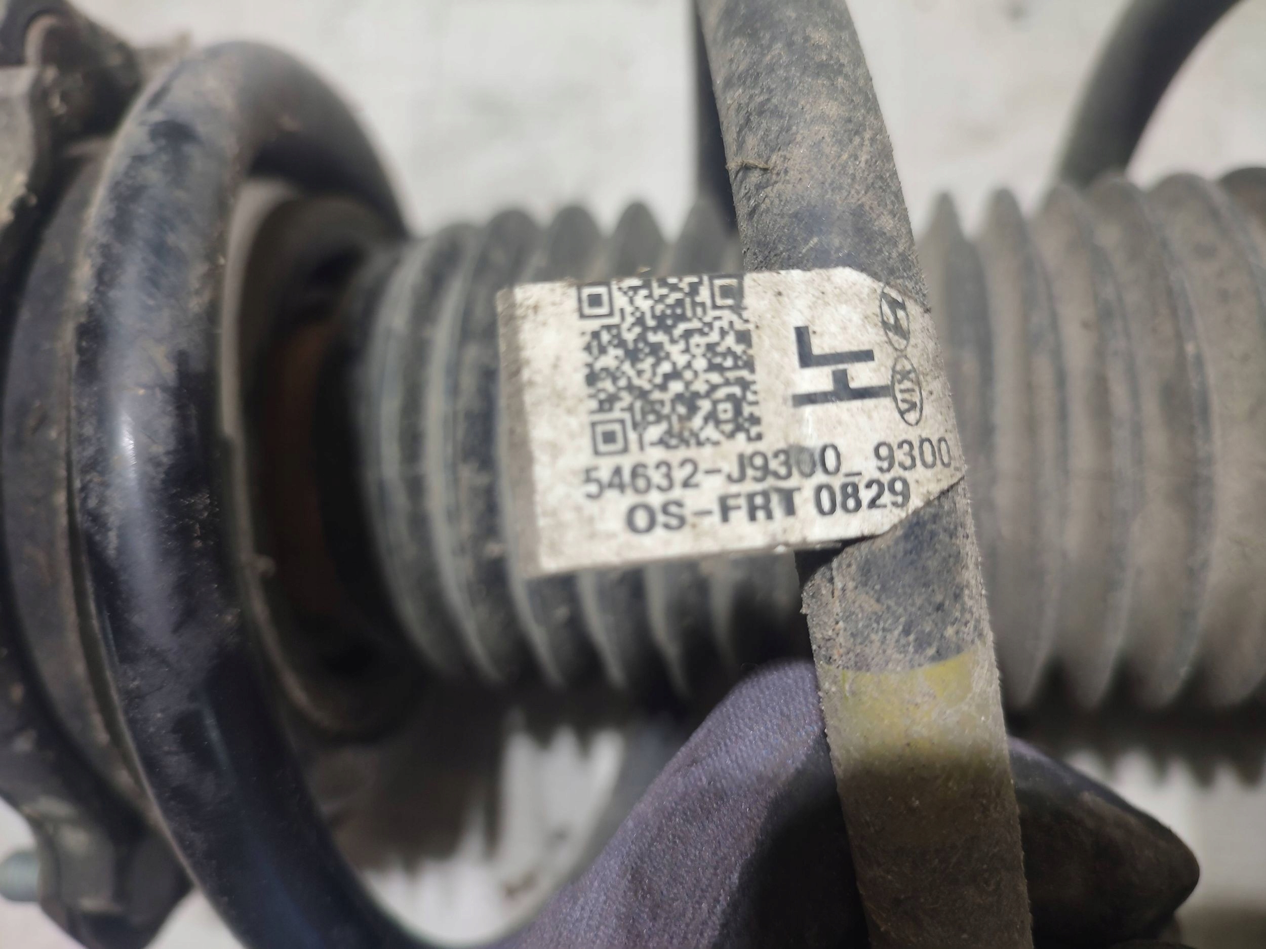 Hyundai Kona and 2018 front side right shock absorber