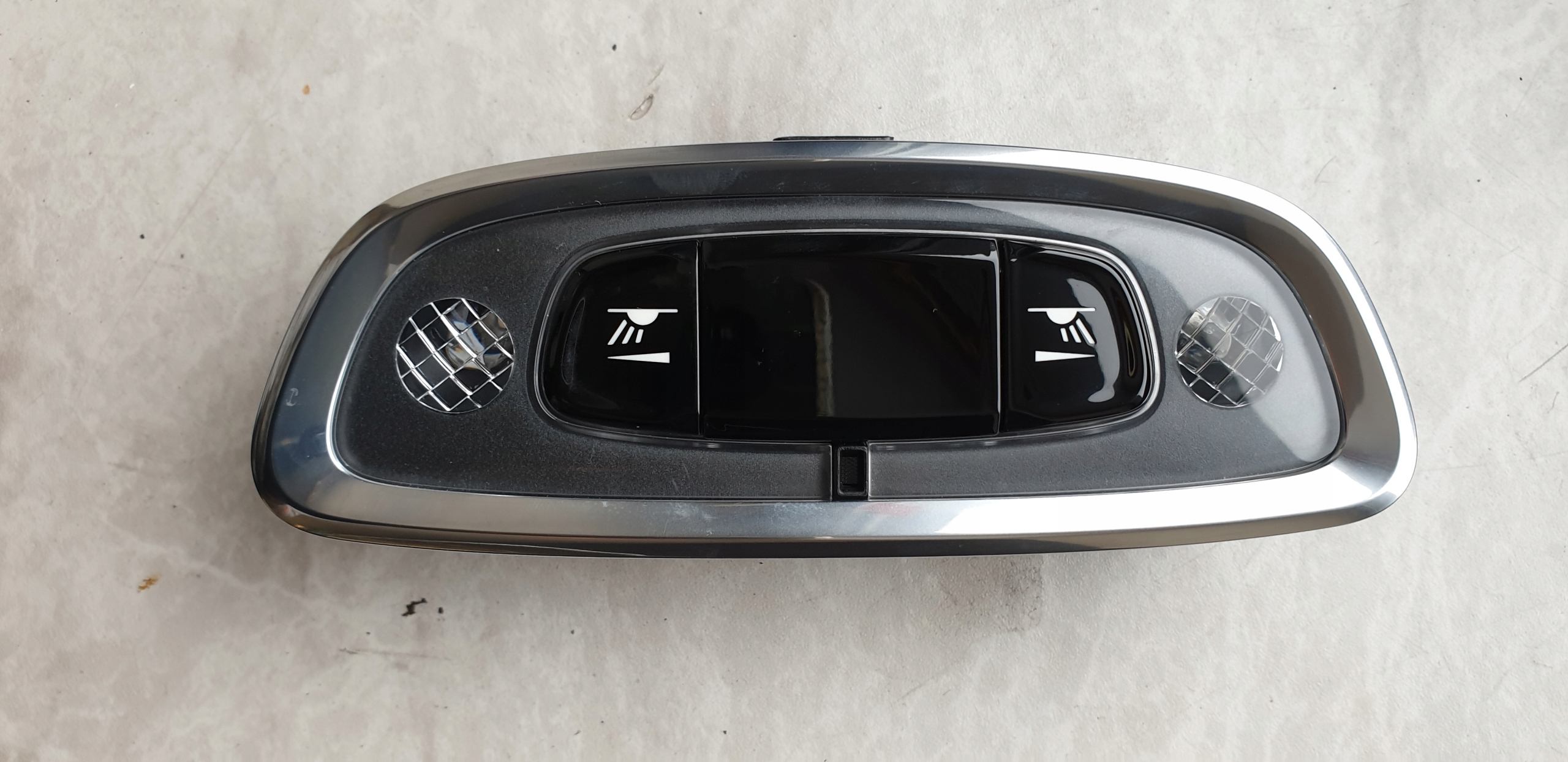 LAMPKA PODSUFITKI OSWIETLENIE LED VOLVO XC90 II