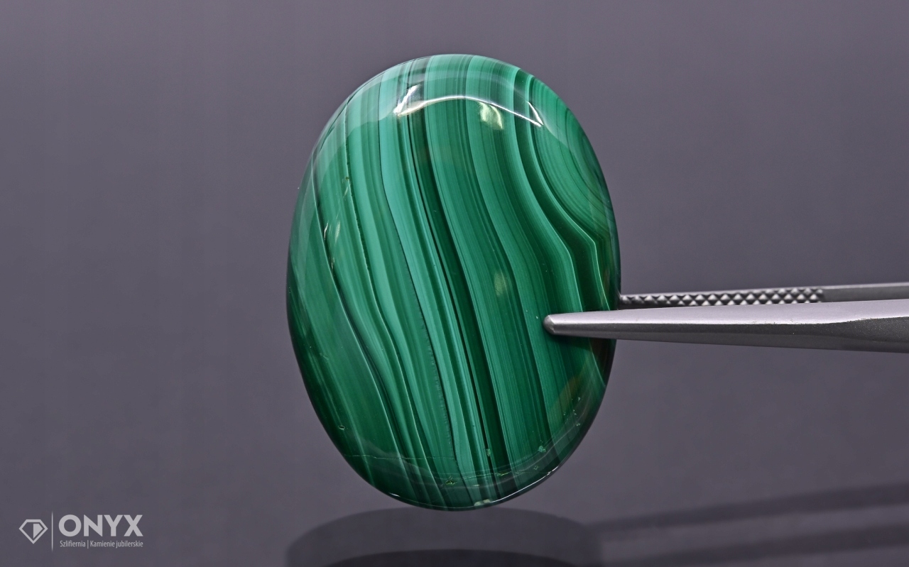 Malachit kabošon ovál 30x22 mm